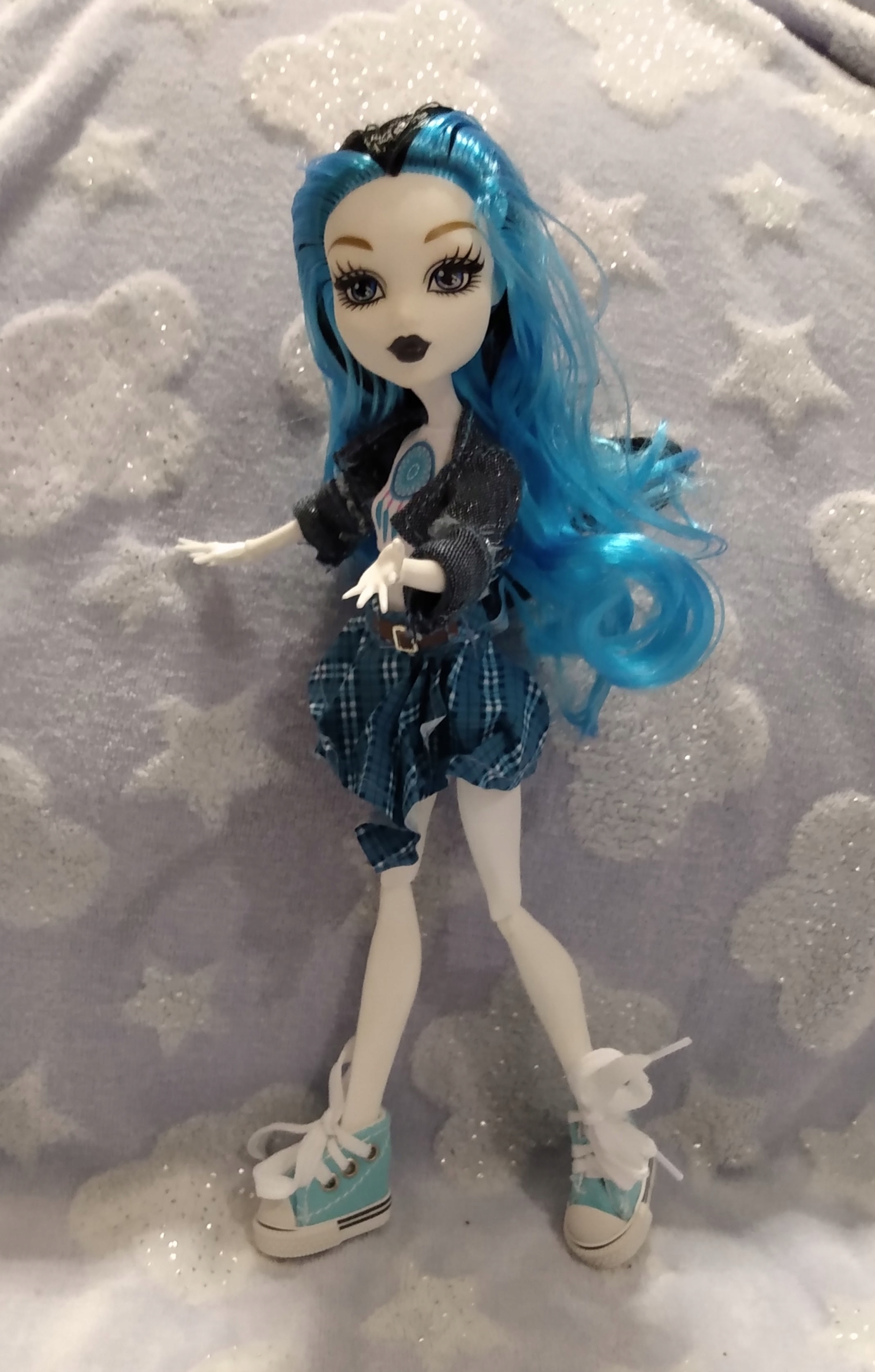 LALKA MONSTER HIGH STRASZYCIÓŁKA W TRAMPKACH Wiek dziecka 5 lat +