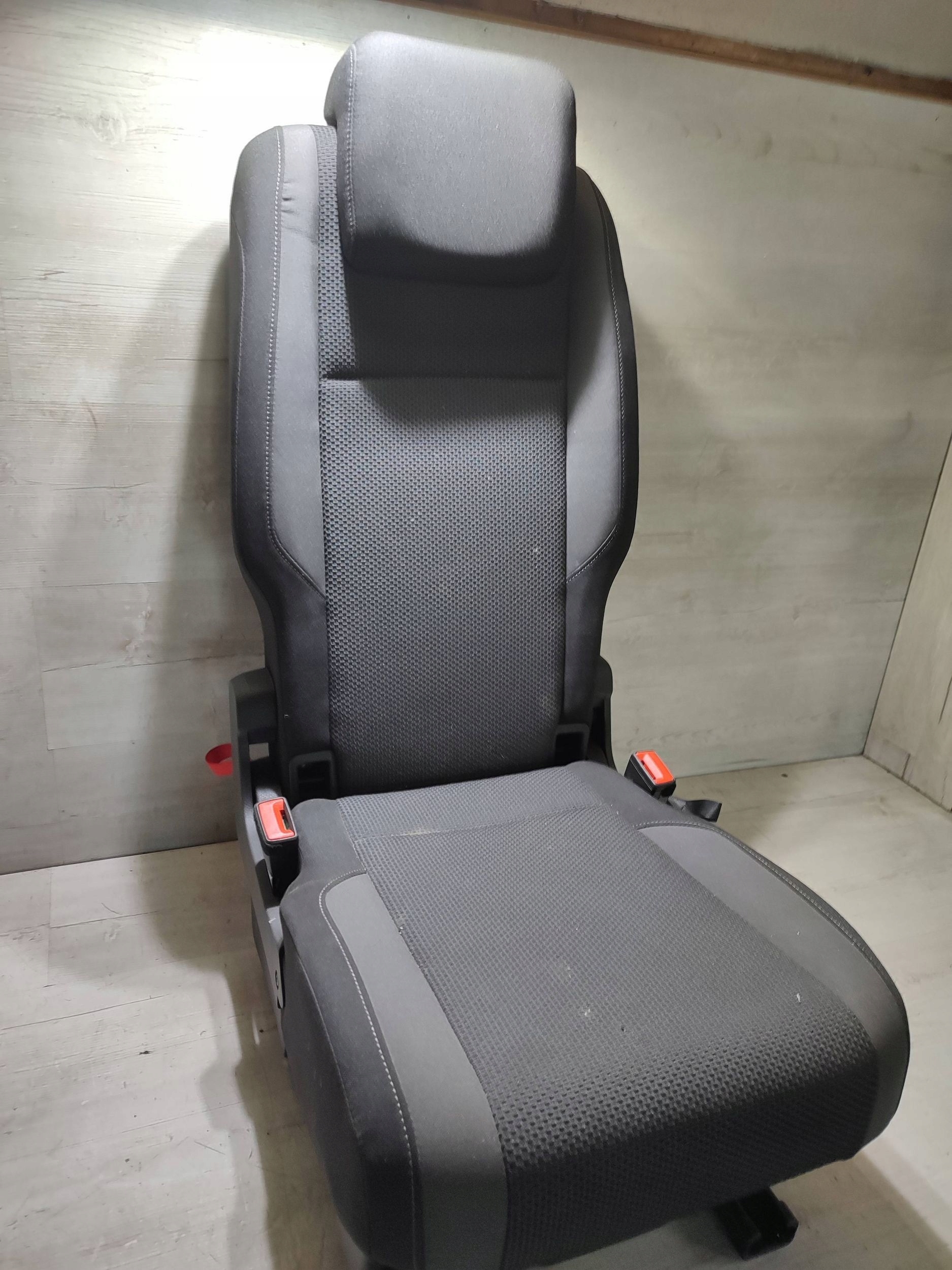 Volkswagen Touran III 2020 mitte Sitz heck Sitz