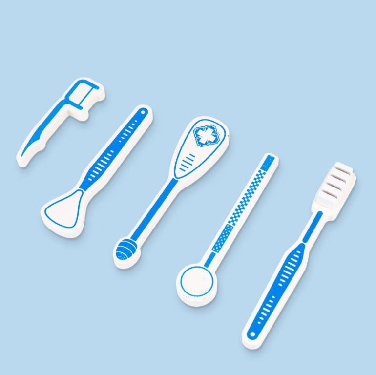 ZESTAW LEKARZA DLA DZIECI WALIZKA APTECZKA PIELĘGNIARKA MAŁY DOKTOR Bohater brak