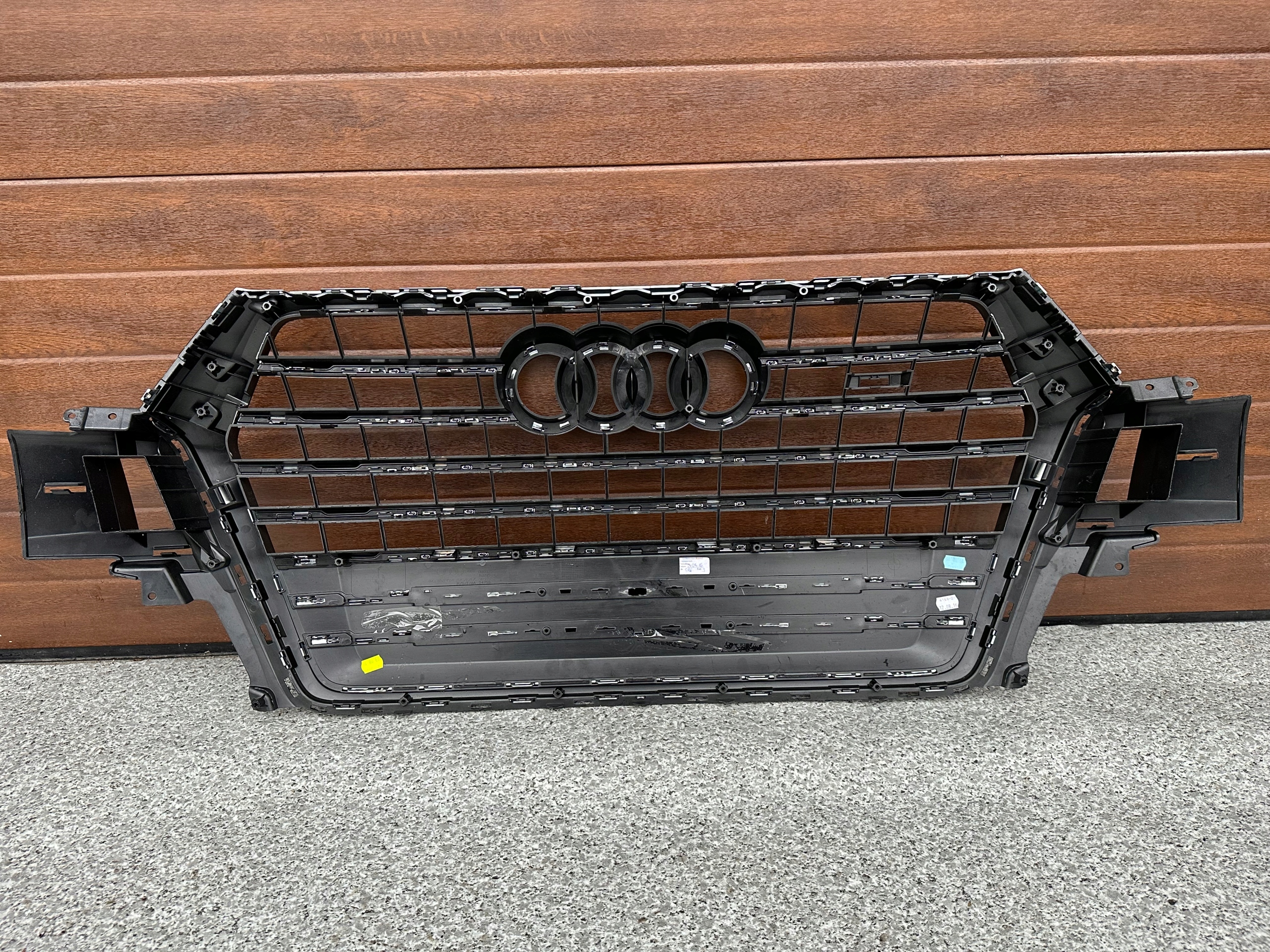GRILL AUDI SQ7 Q7 4M0 ATRAPA NOWA ORYGINALNA Jakość części (zgodnie z GVO) O - oryginał z logo producenta pojazdu (OE)