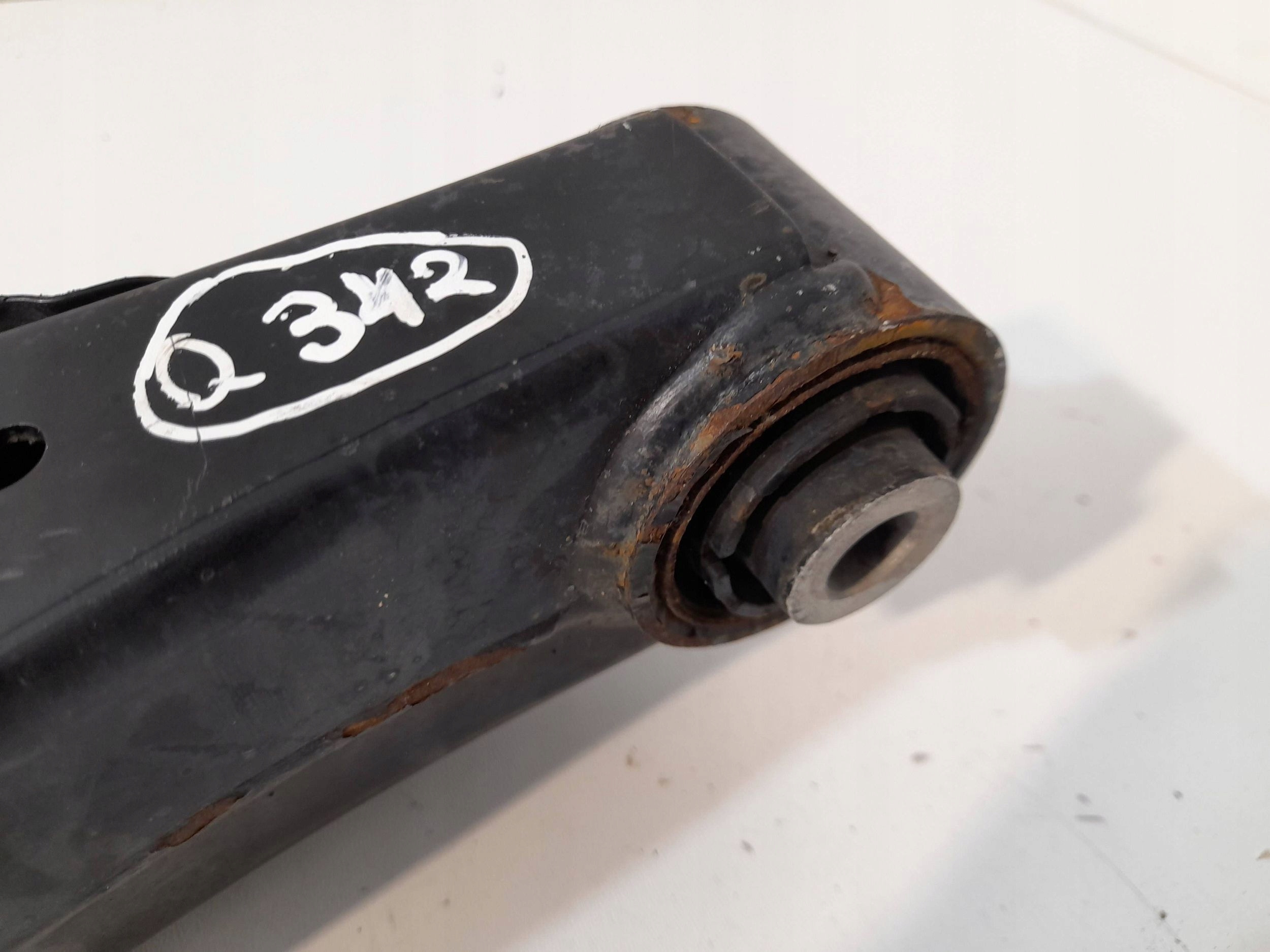 Hyundai Tucson TL arm rear left (Q342)