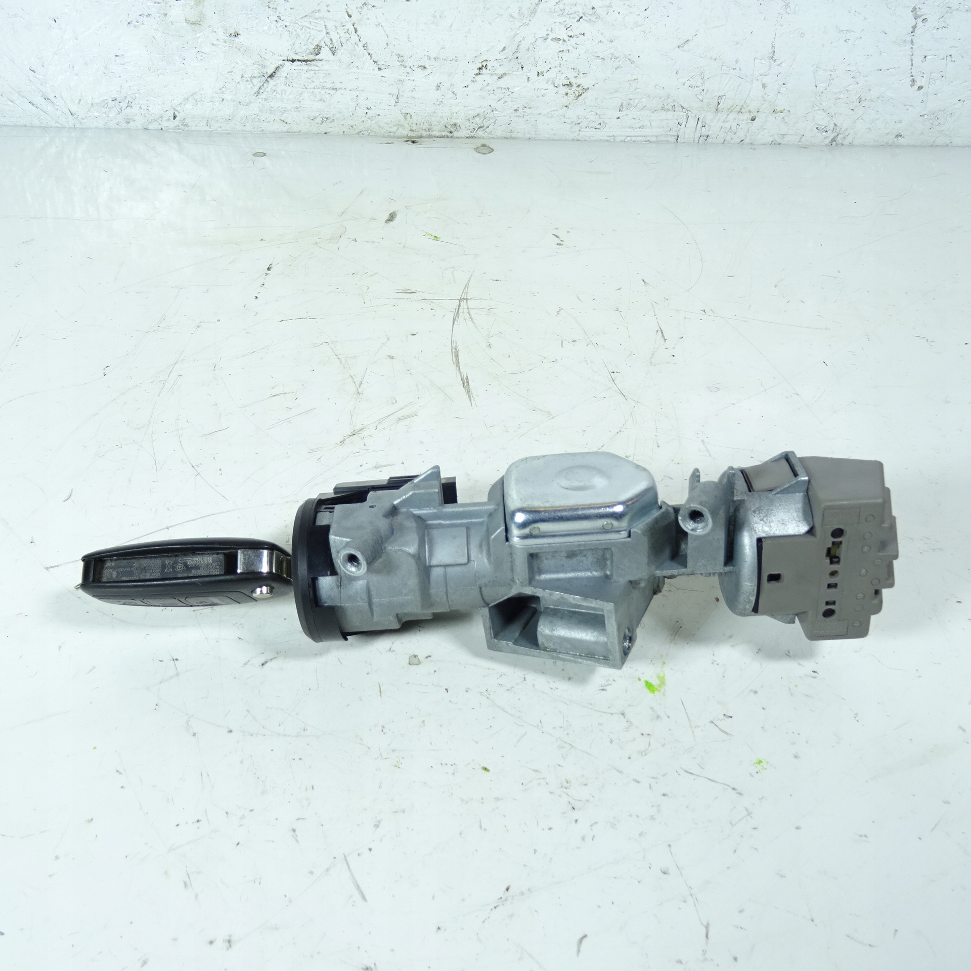 FORD FOCUS MK3 1.0EBOOST ignition 3M51-3F880-AE