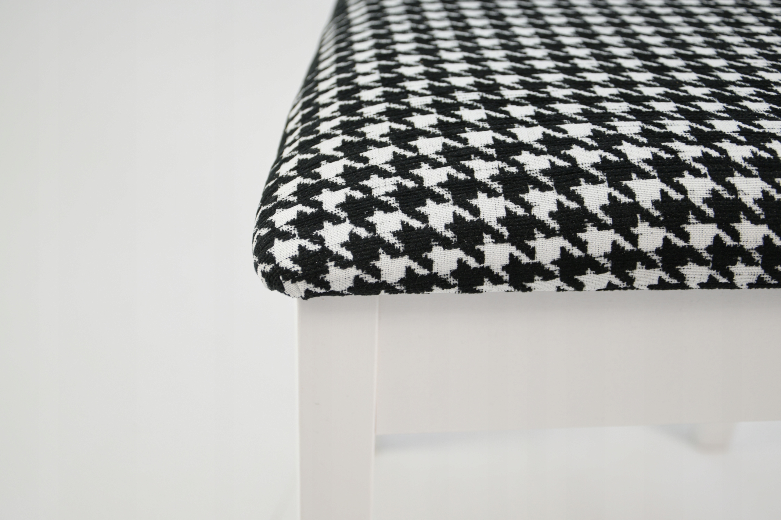 Zestaw 6 krzeseł i okrągły stół 110/210cm Maksymalna długość rozłożonego stołu 210 cm