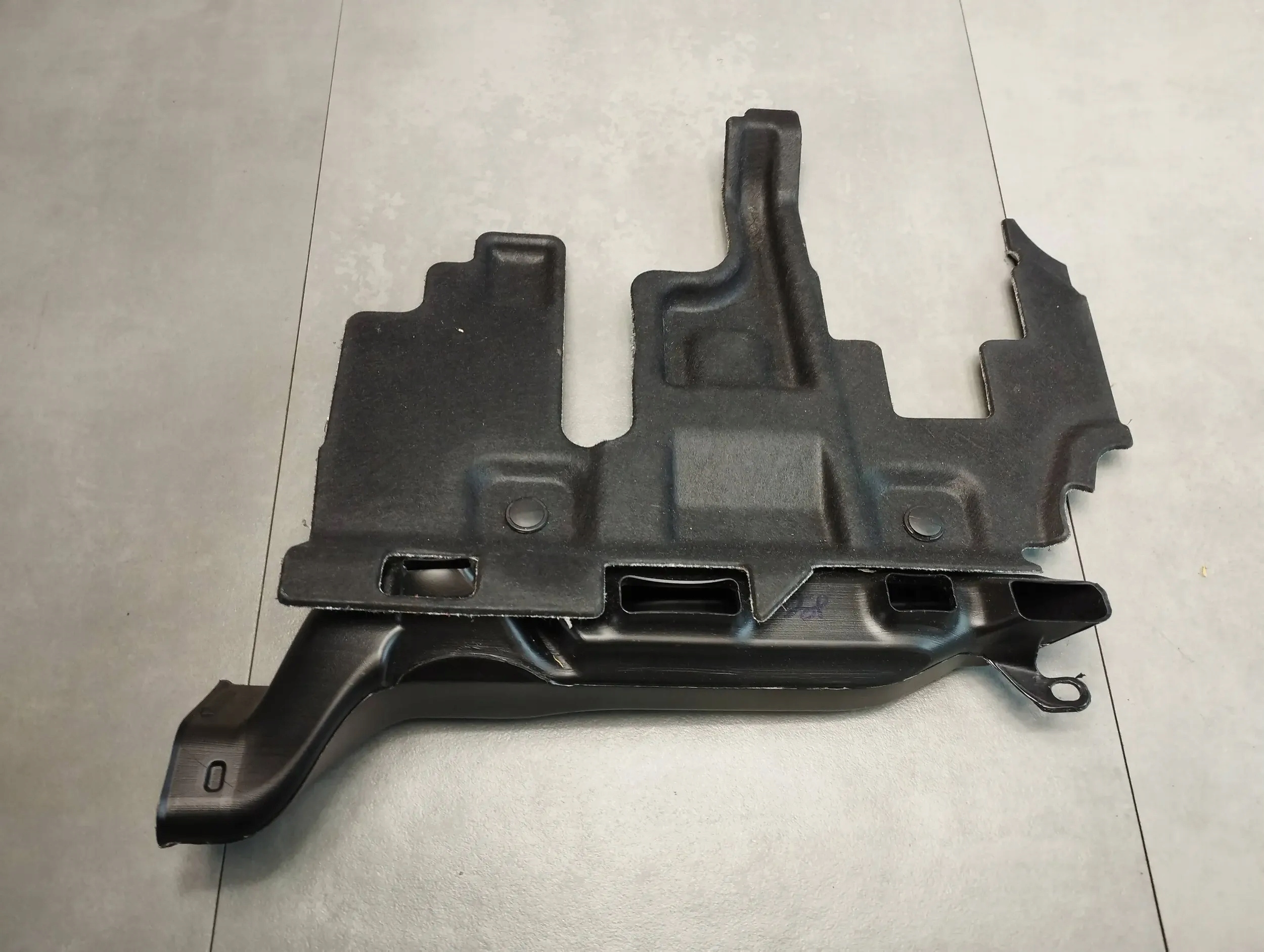 Opel Insignia A Blende Abdeckung unter DESKE 13308564