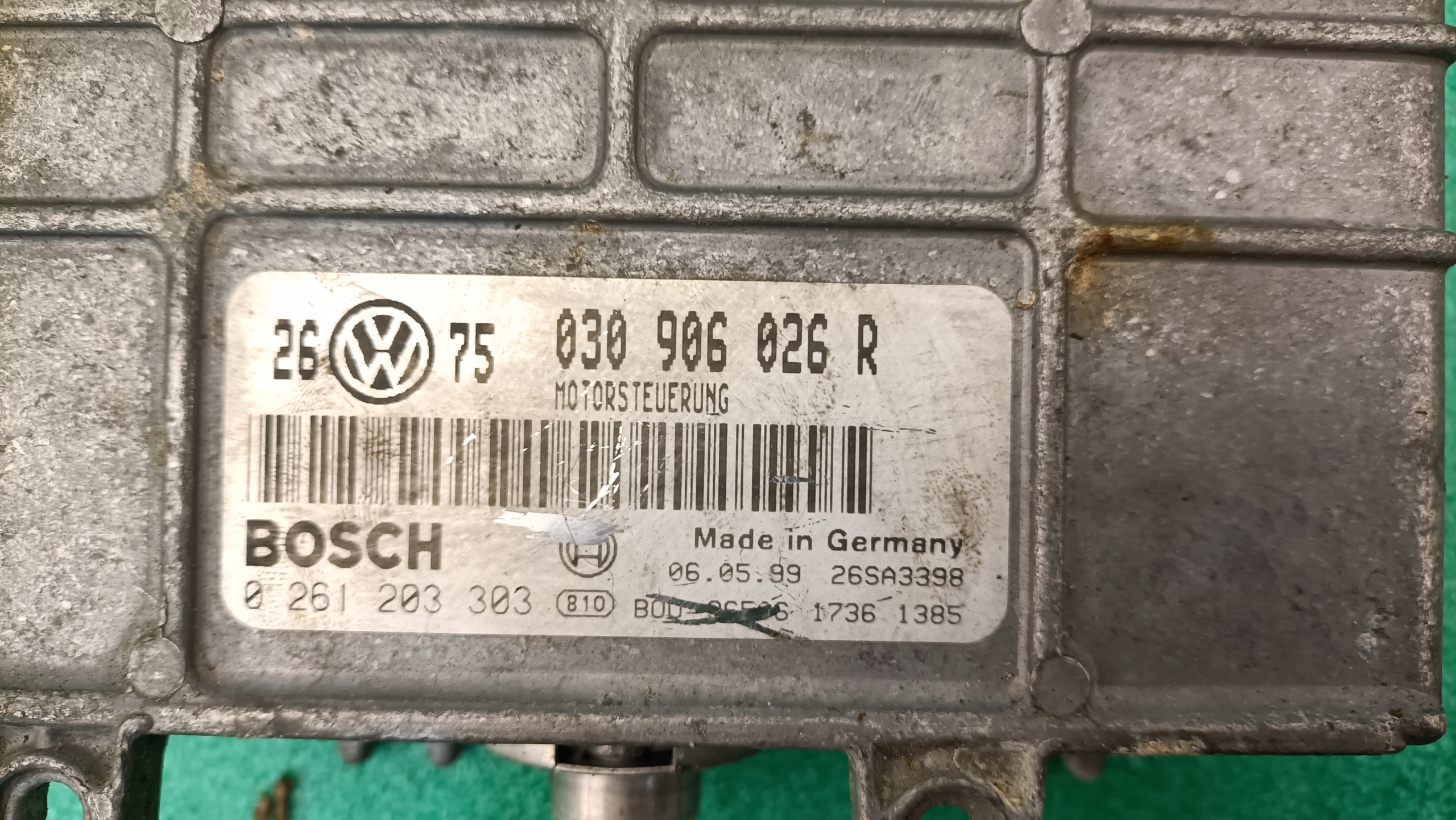 computer of the engine control unit 1.4 VW GOLF 3 III VENTO 030906026R KA15/640S