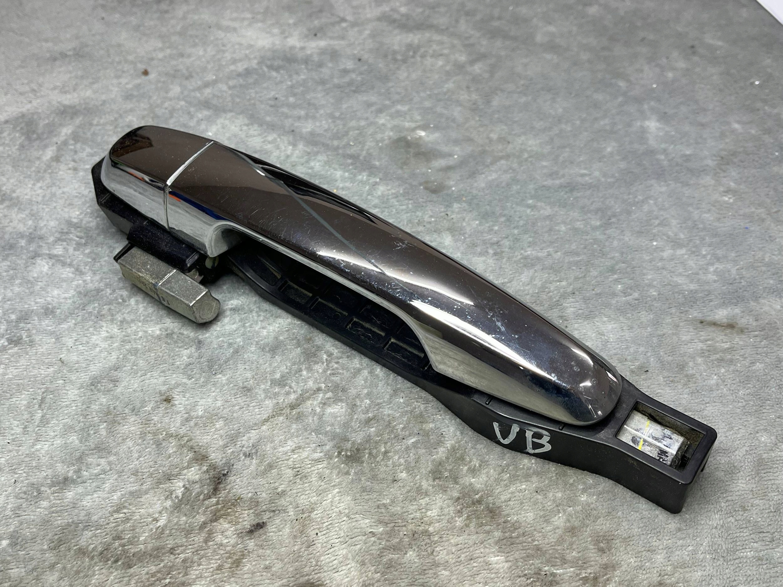 handle front exterior MITSUBISHI L200 2004-2015 5716A032 !J