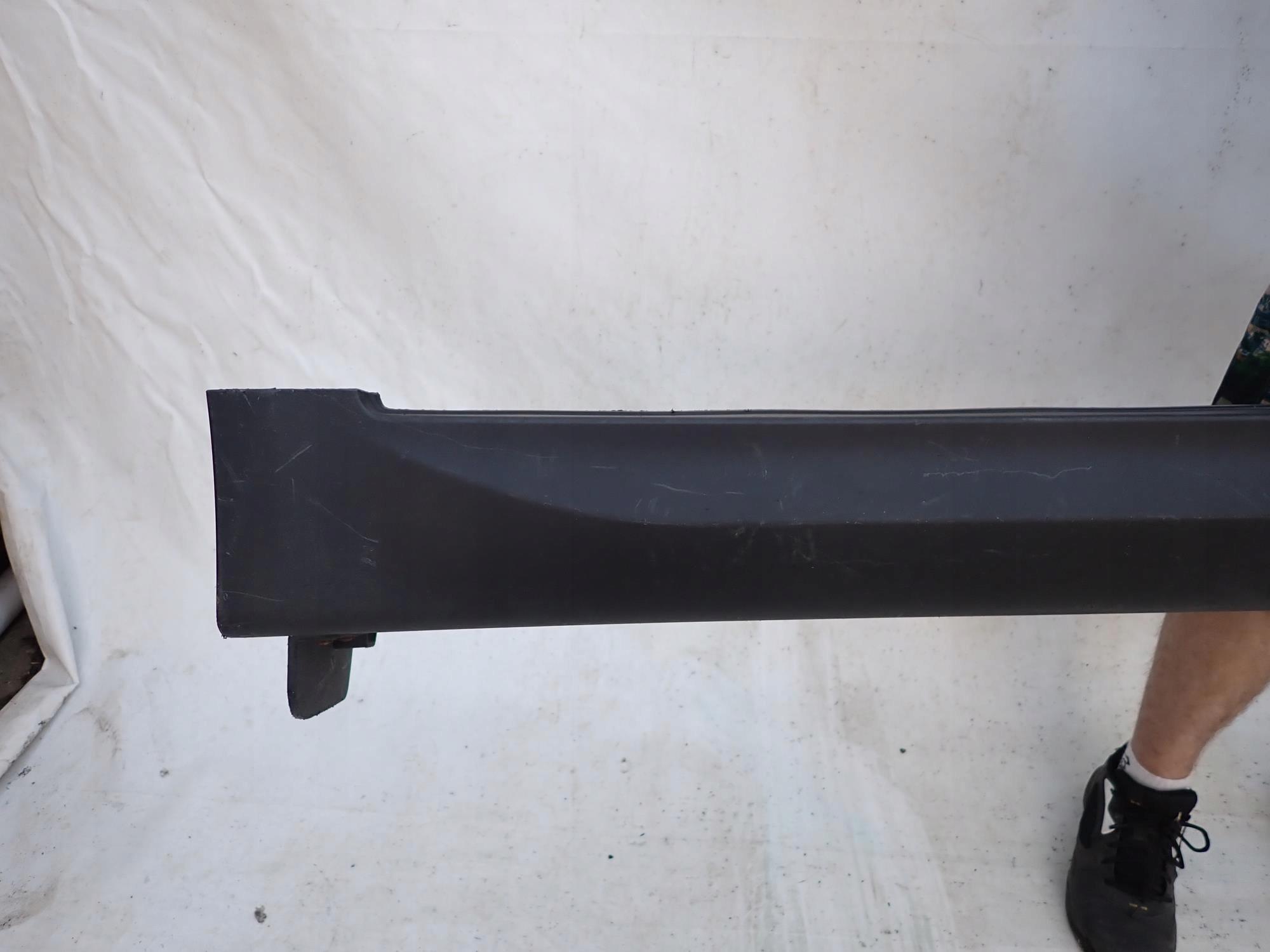 KIA NIRO EV and 1 18-22 threshold right moulding threshold right