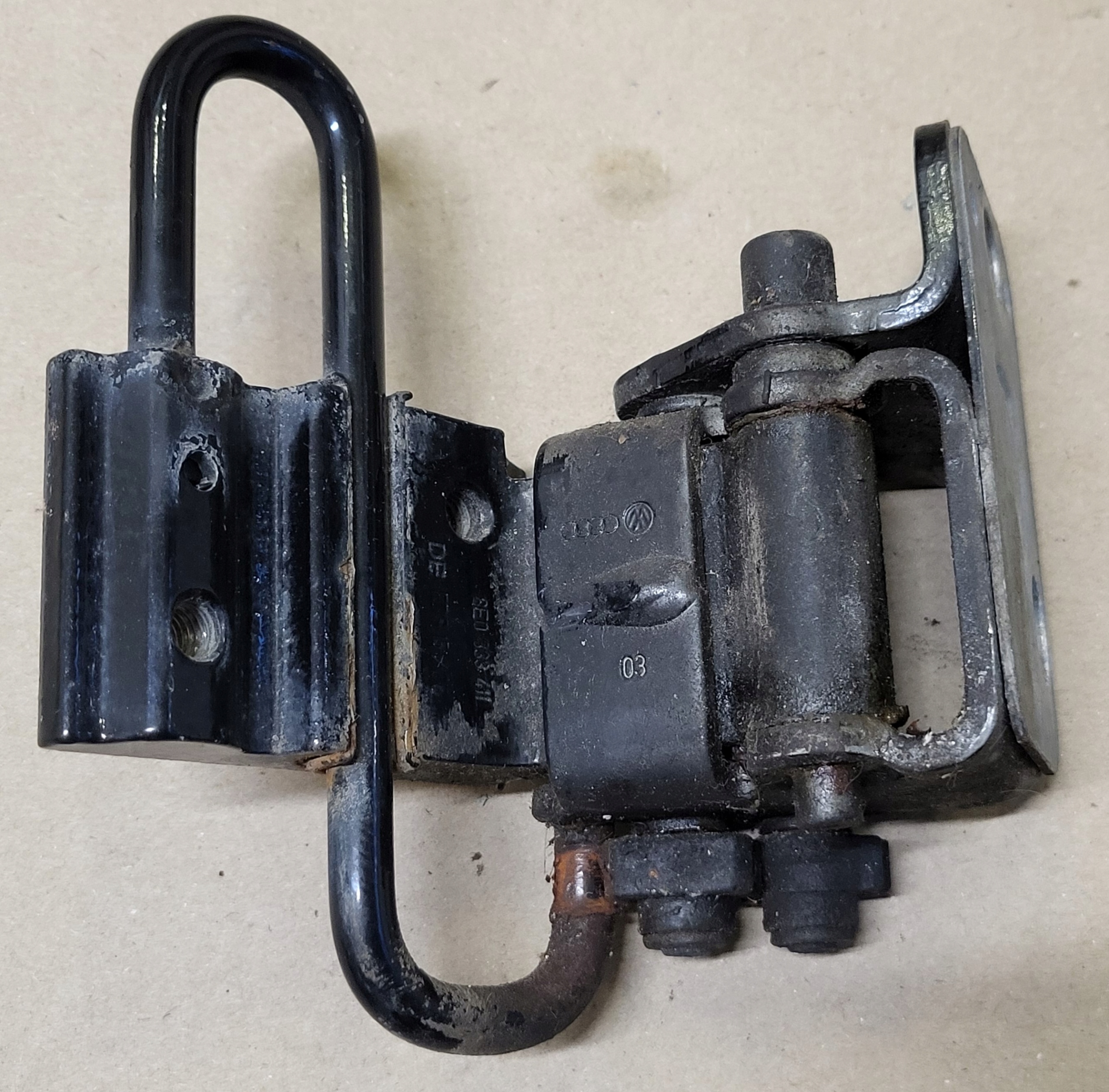 hinge door left rear part lower AUDI A4 B6 B7 8E A6 C6 black OE