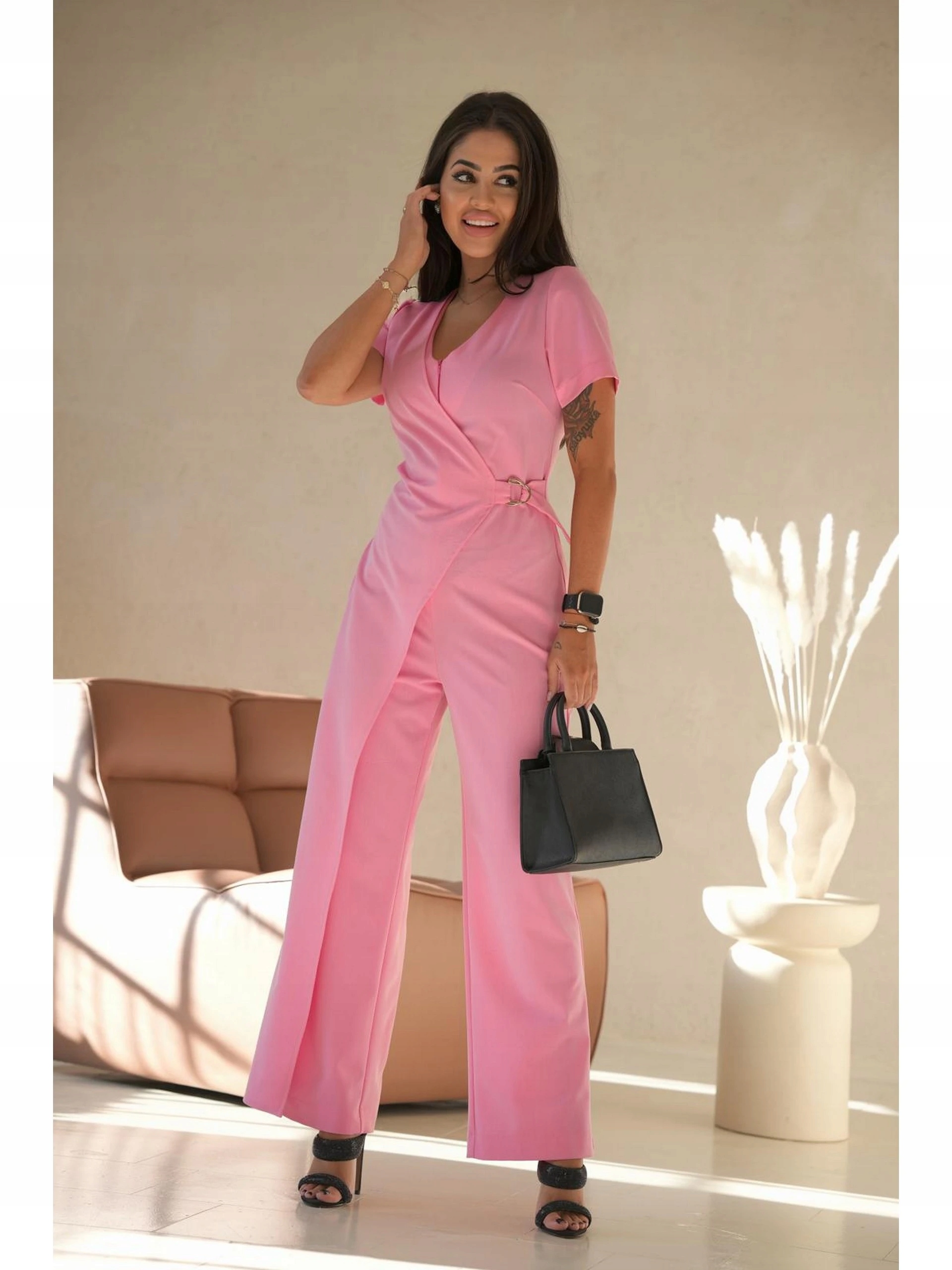 elegantní kombinéza s záložkou a přezkou, růžová vel.