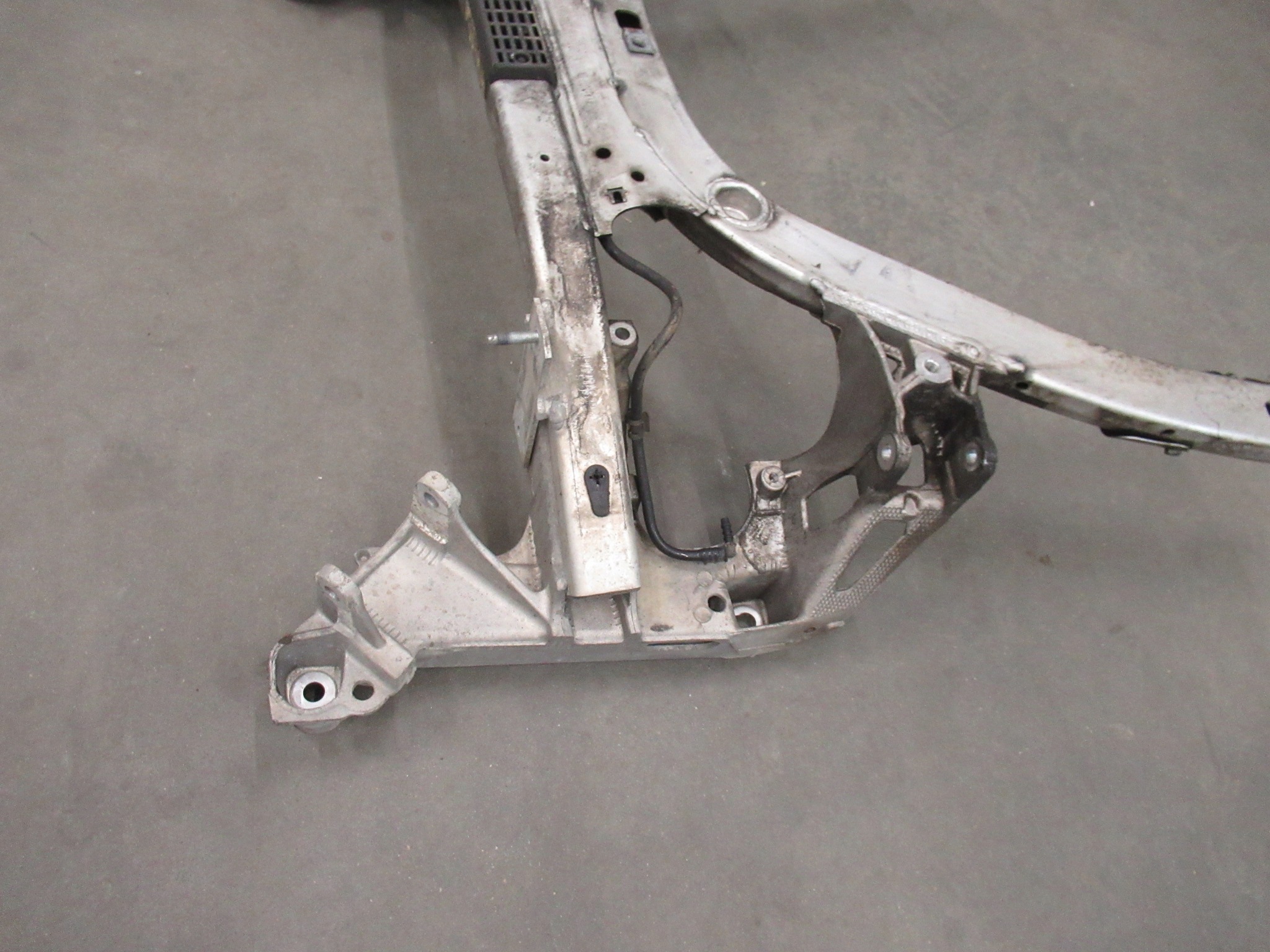 Lawa front axle beam below engine suspension beam BMW E60 E61 E63 E64