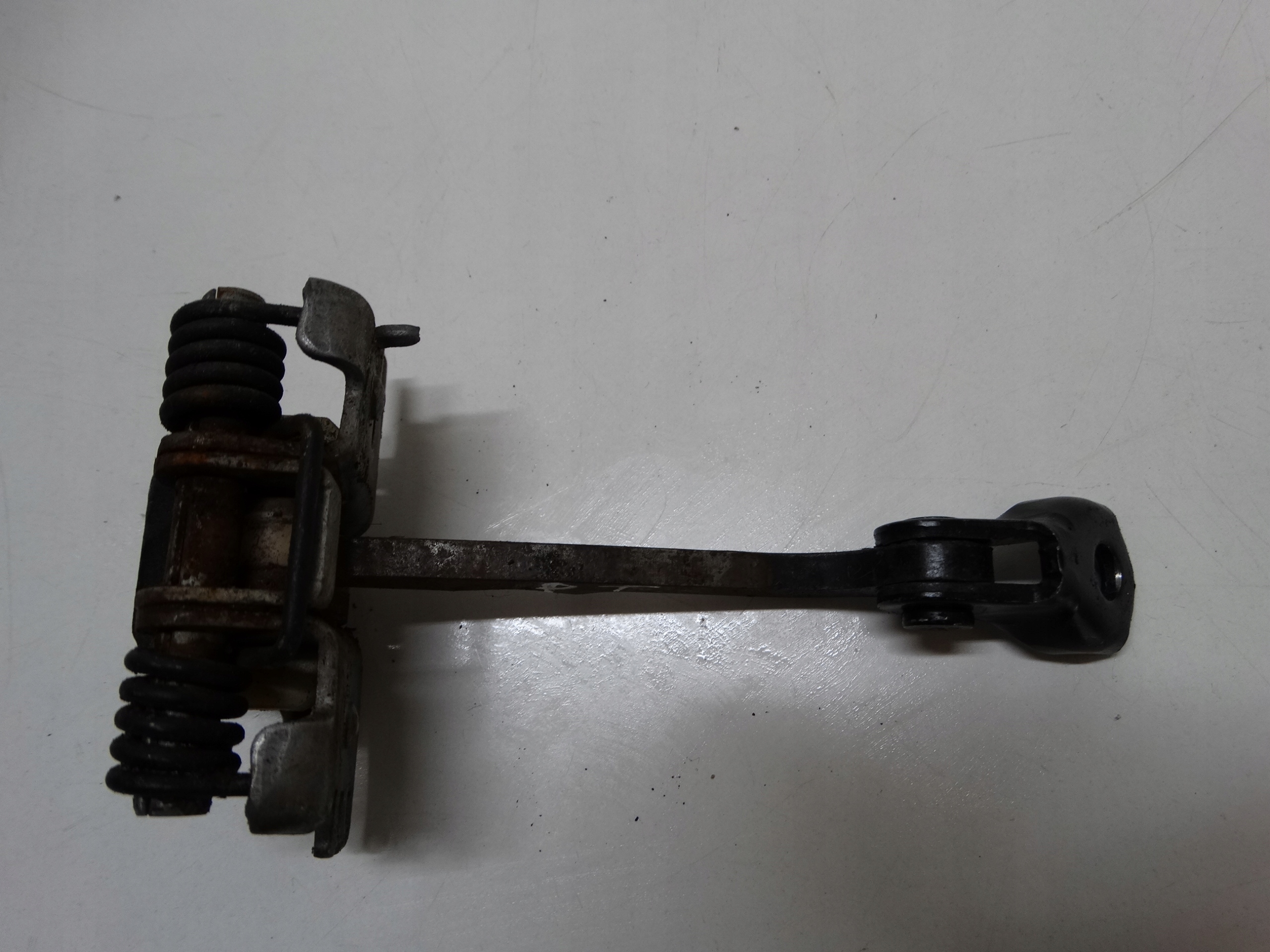 limiter door right rear part RENAULT LAGUNA III