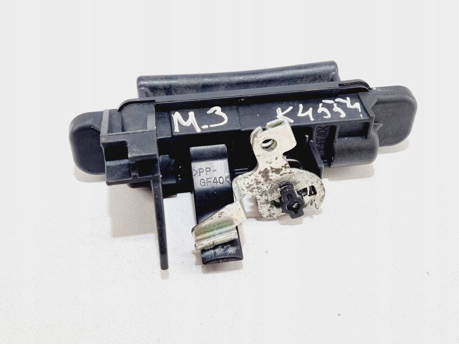 handle button mikrostyk bonnet Mazda 3 facelift BK 2008 BP4K-62-410A
