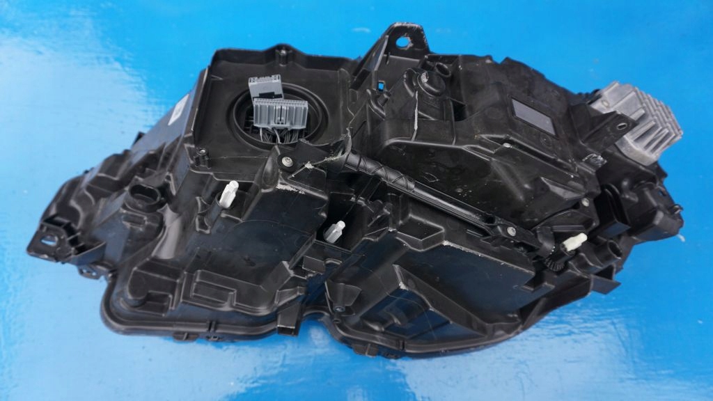VOLVO S90 V90 CC - light right front FULL LED