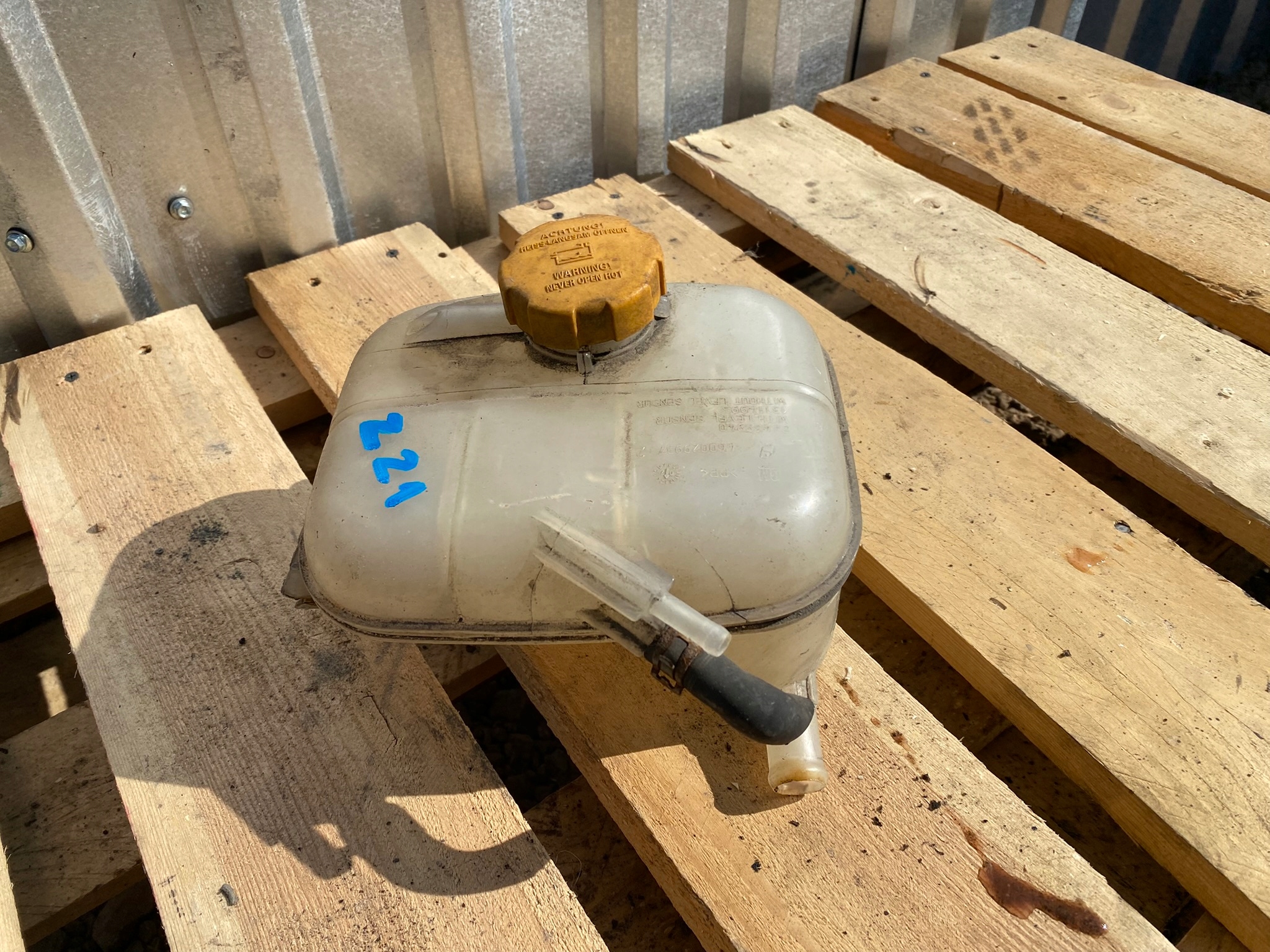Réservoir eau Opel Astra H 13114995