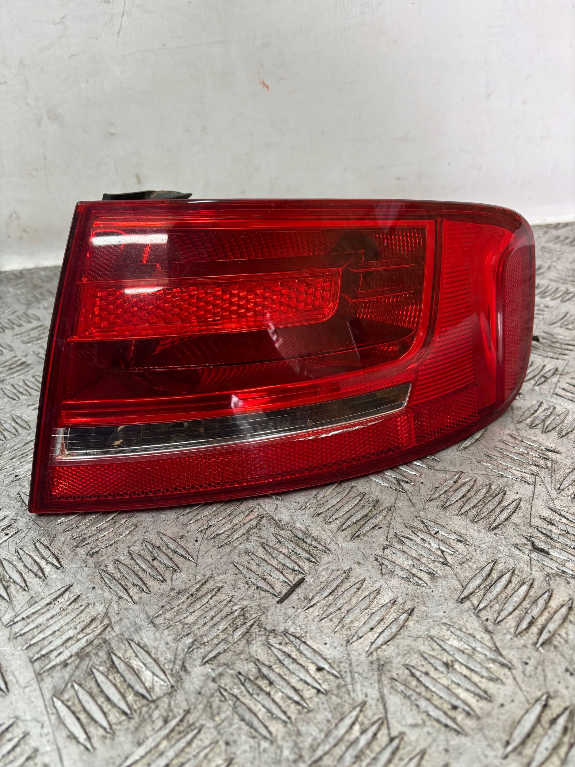 light rear part rear right AUDI A4 B8 sedan 08
