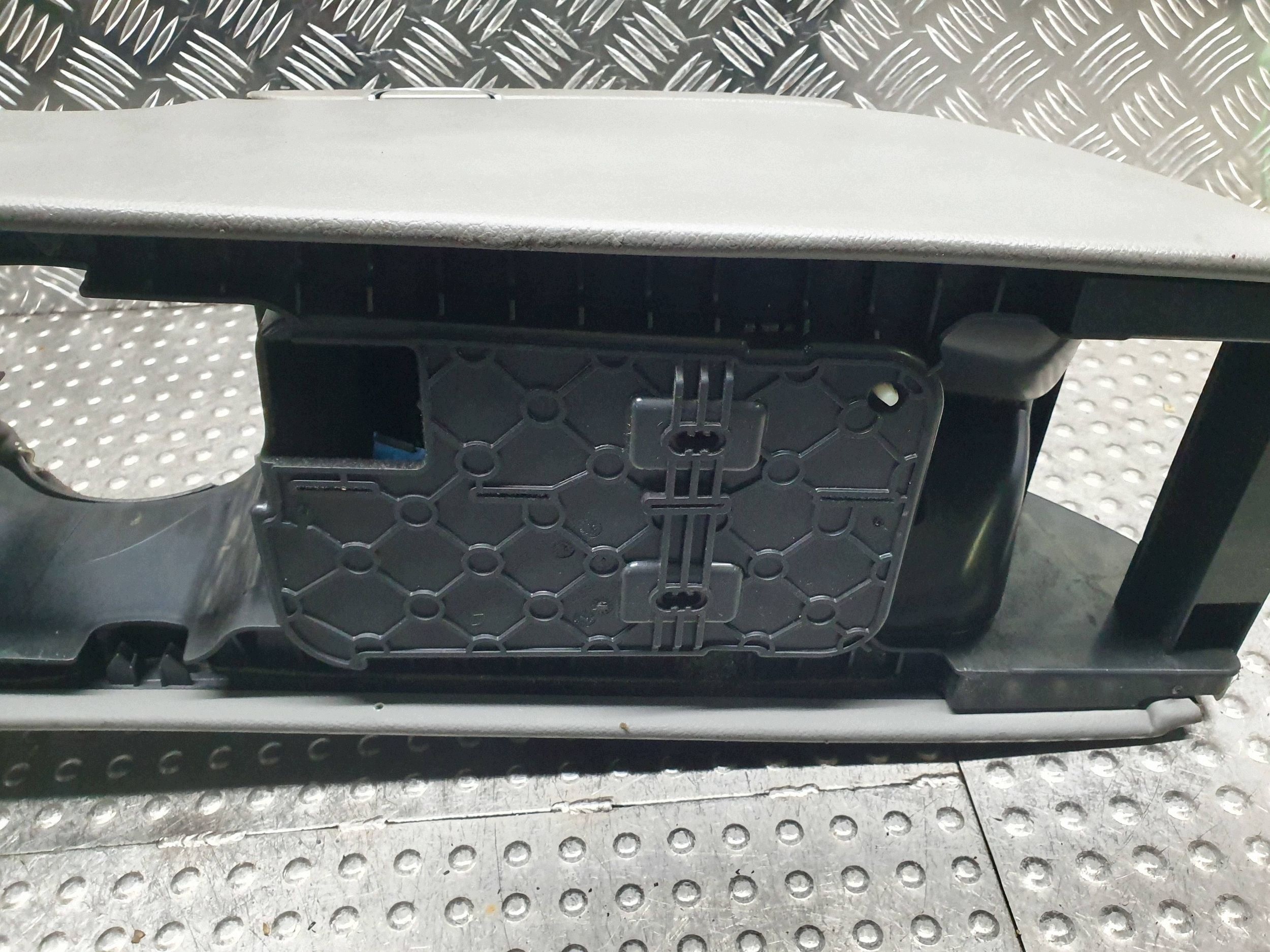 TUNEL central armrest A21986801350 MERCEDES CLS W219