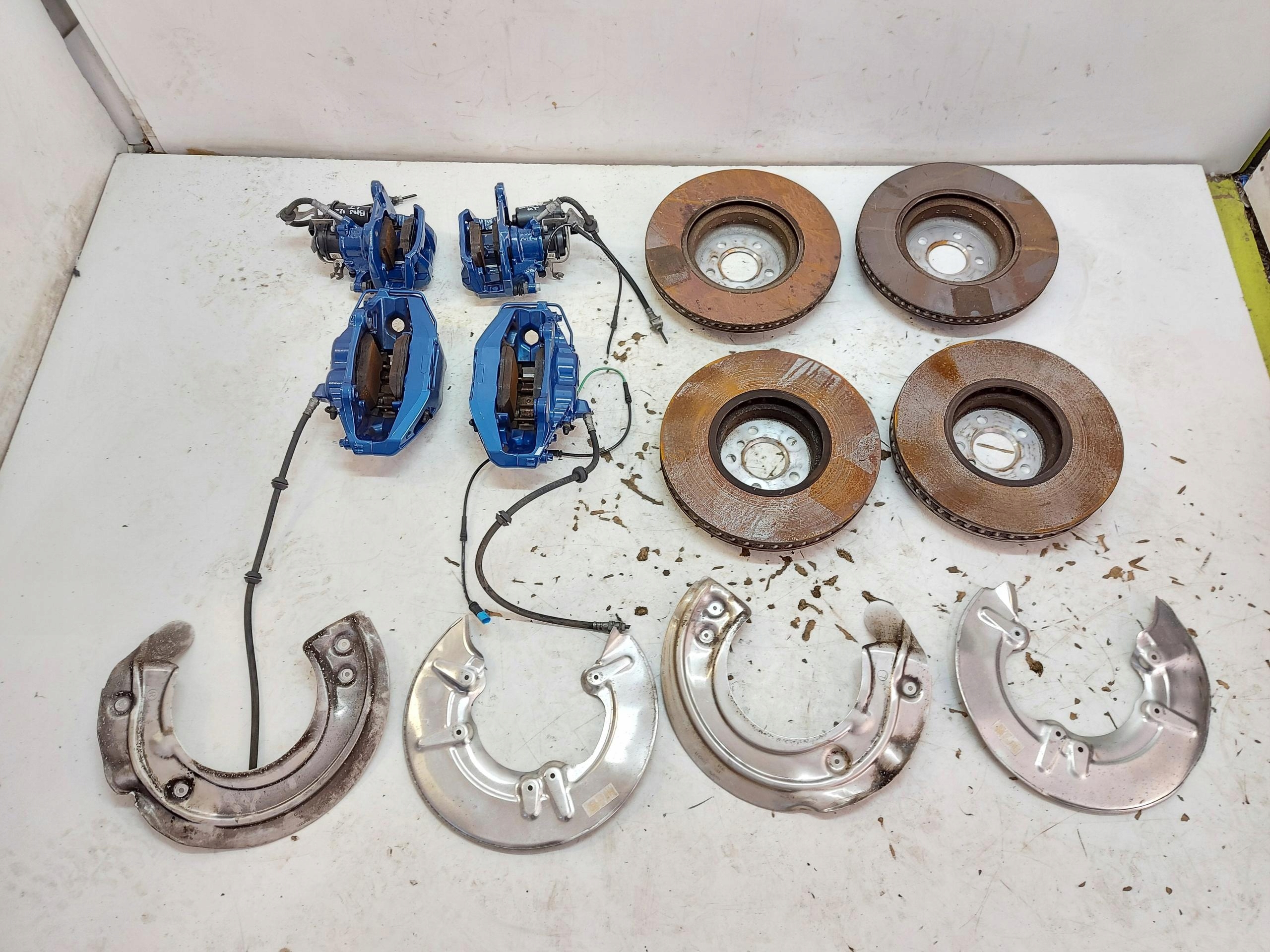 BMW iX i20 2023, Xdrive50 calipers discs front rear part HAMULCE KPL