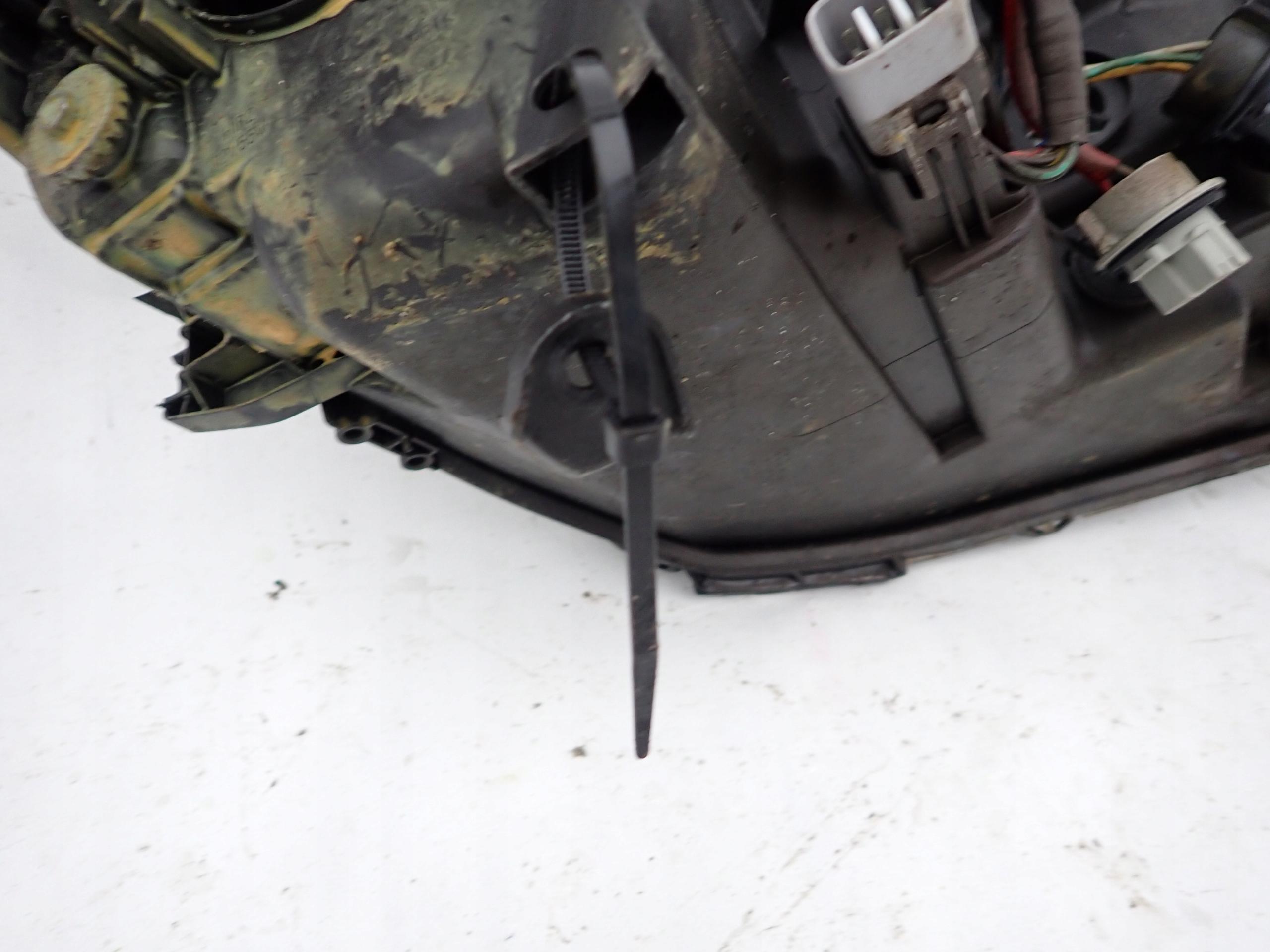 TOYOTA YARIS III LIFT 14-> light left front