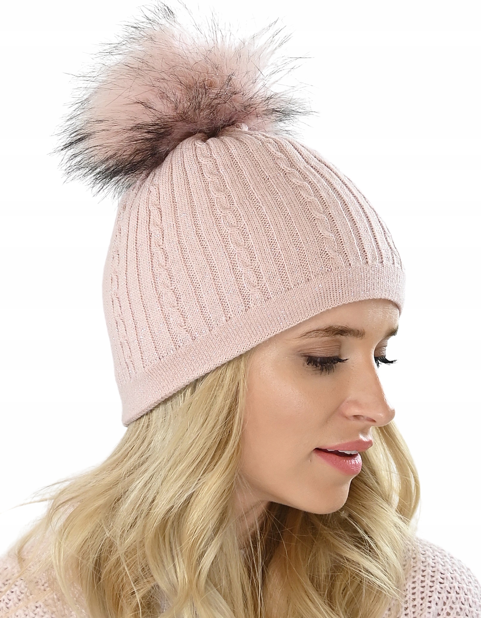 

Czapka damska z połyskującą nicią pompon Róż V19