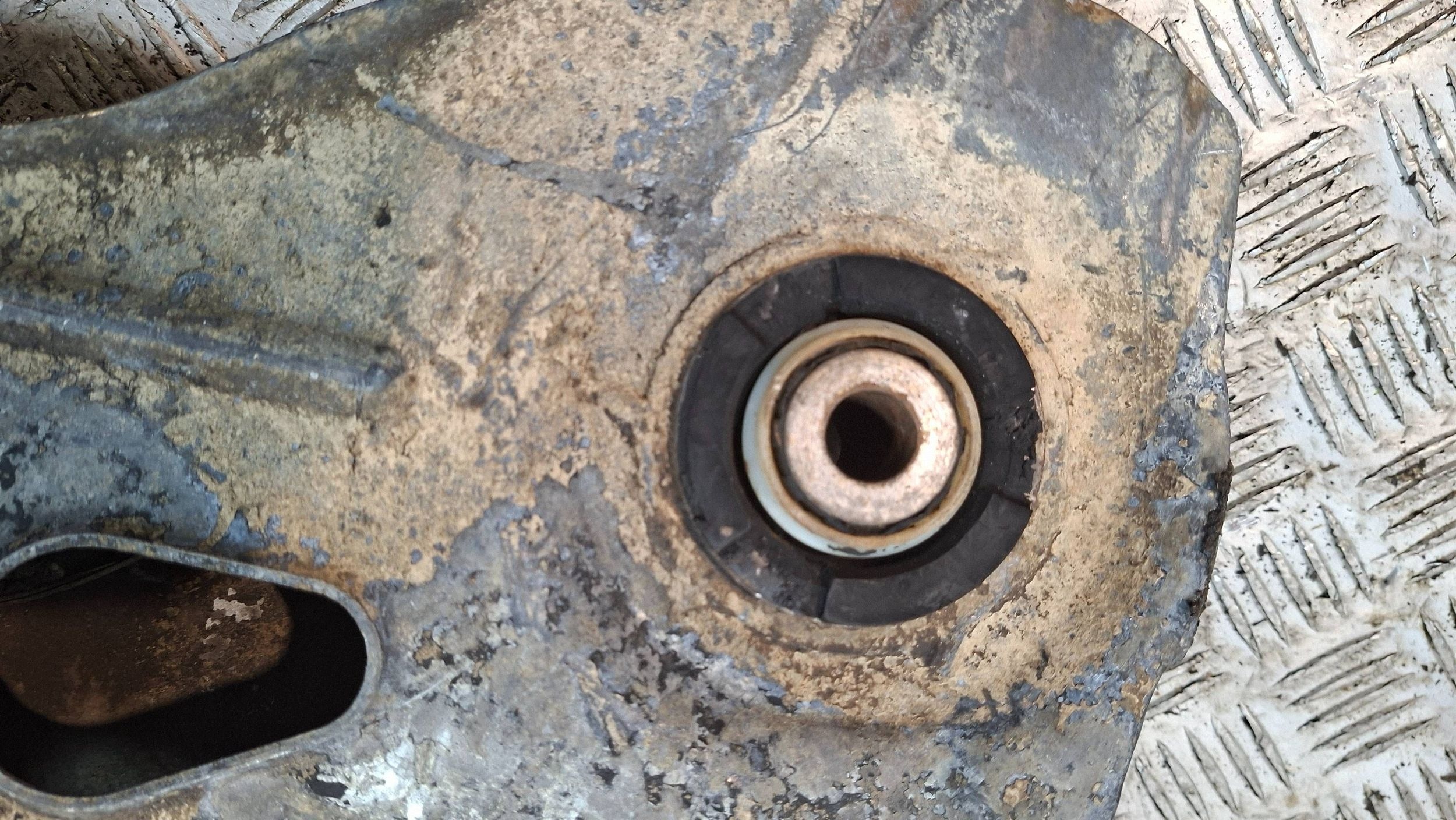 axle beam front RENAULT TARFIC II VIVARO A 2.0 DCI 2006