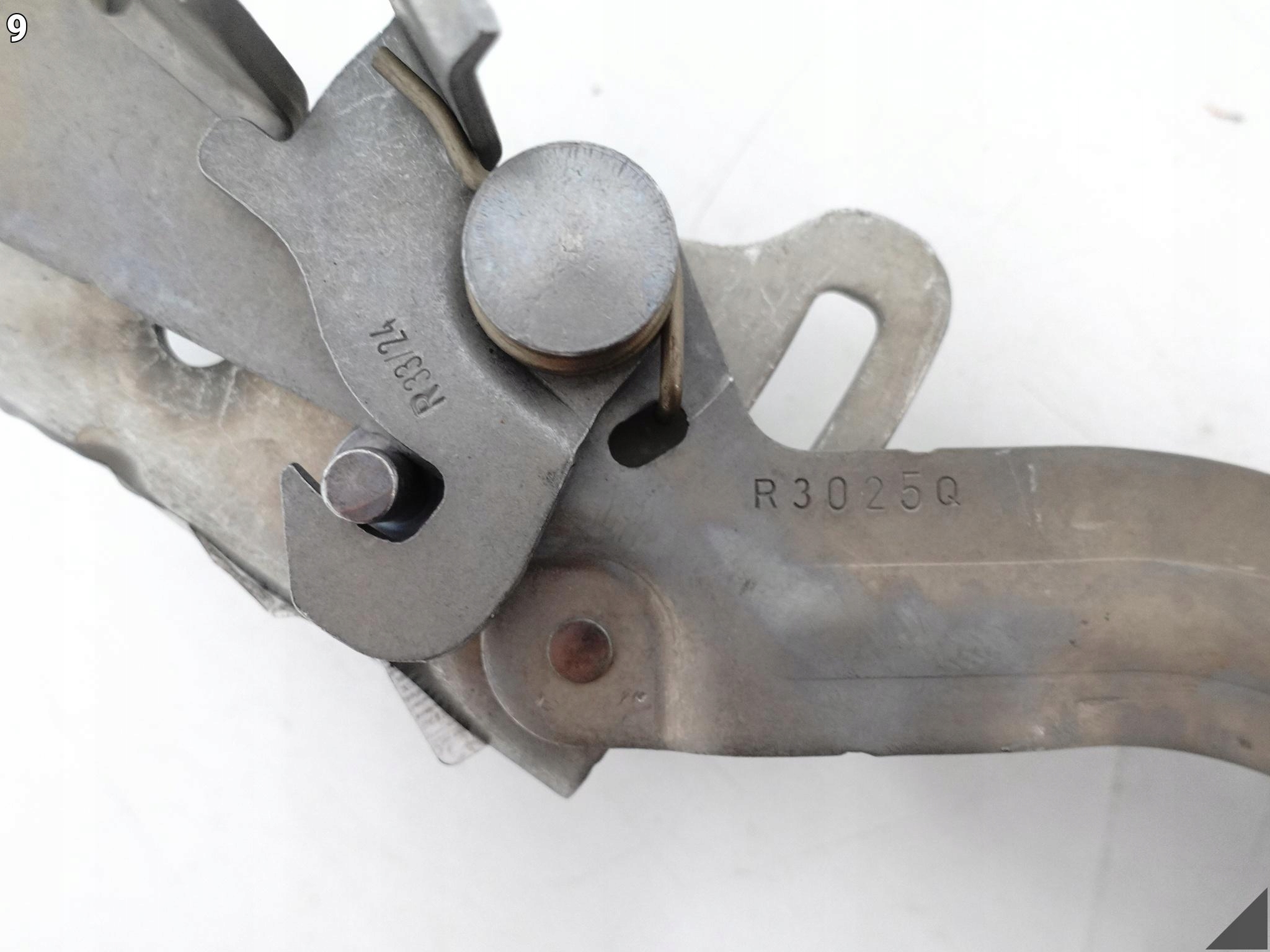 MERCEDES E-KLASA W213 S213 C238 CLS 257 hinge holder bonnets front right