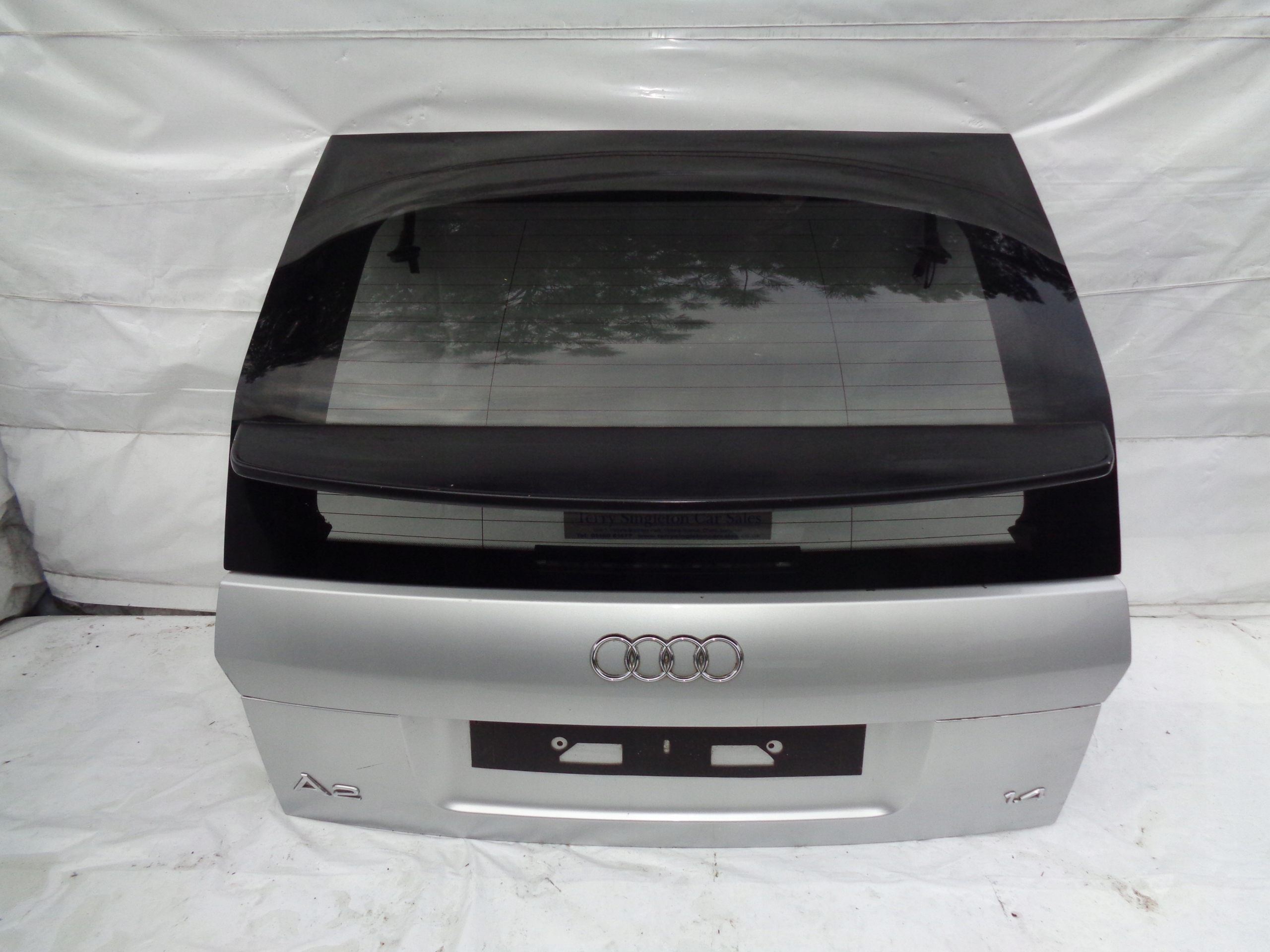 AUDI A2 КРИШКА БАГАЖНИКА