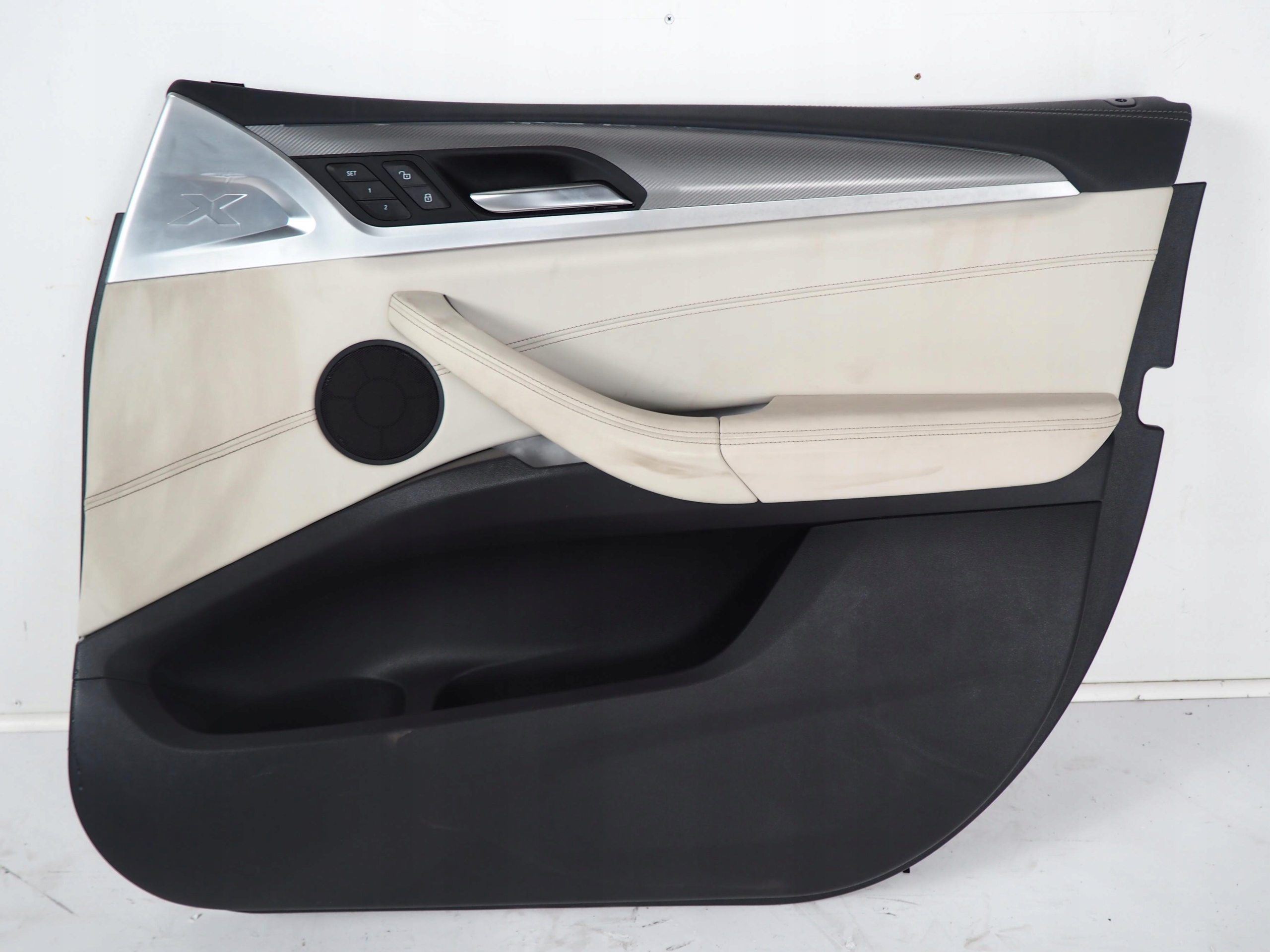 Облицовка бекона правой передней двери BMW X4 G02