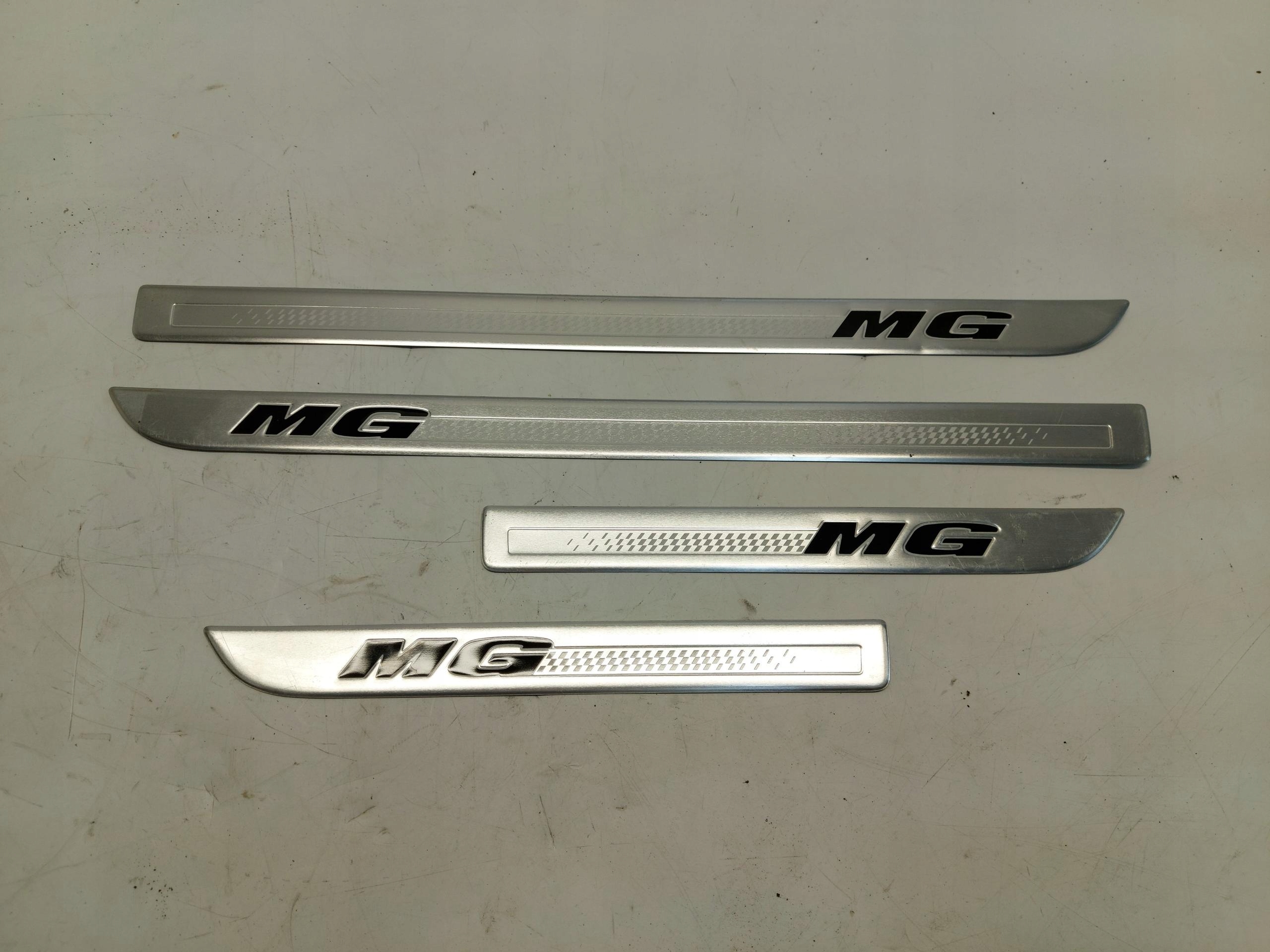 MG HS 2021, SUV 5D moulding threshold chrom left right front rear part kpl. 10636742