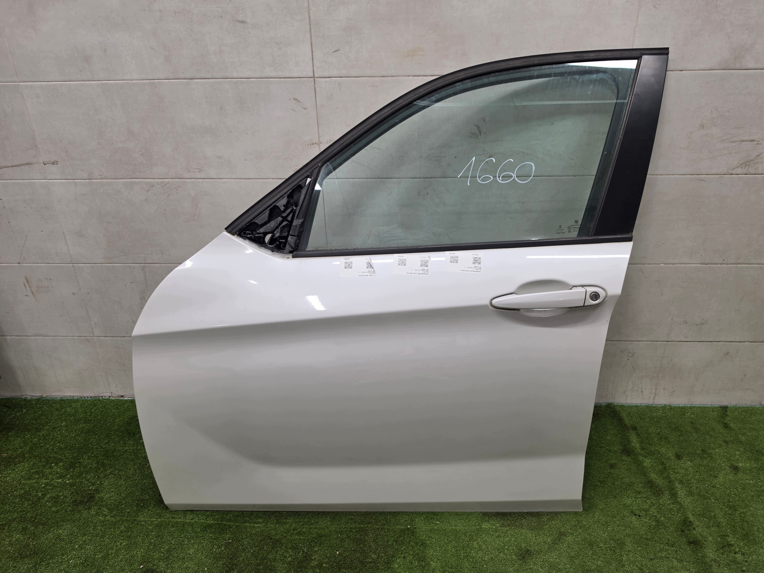 BMW X1 E84 dveře levý předek přední A96