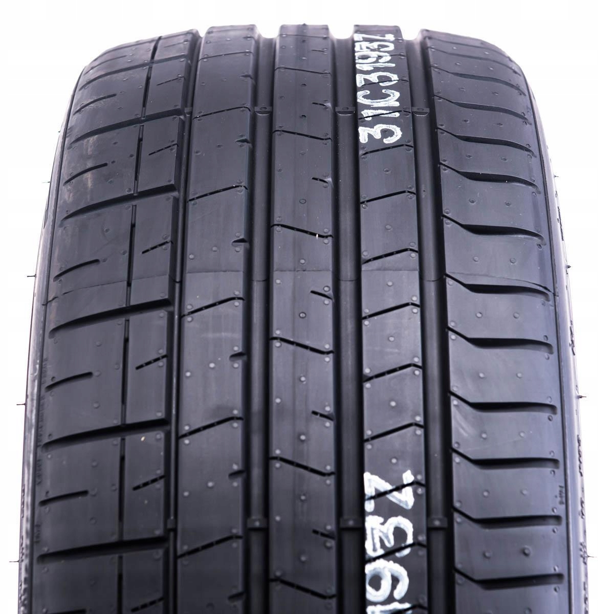 1x LETNÁ PNEUMATIKA 275/40R20 Pirelli P-Zero 106W XL