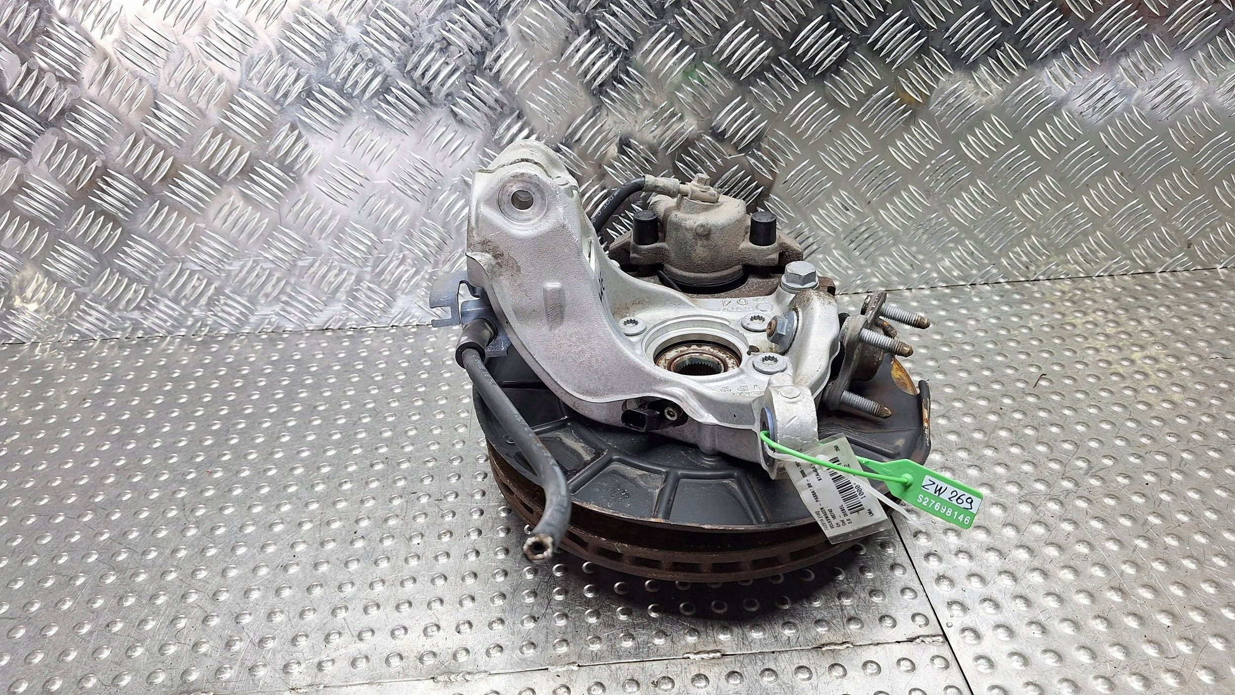 otoč třmen levý předek 3C0407257G SHARAN ALHAMBRA 7N PASSAT B6 B7 CC