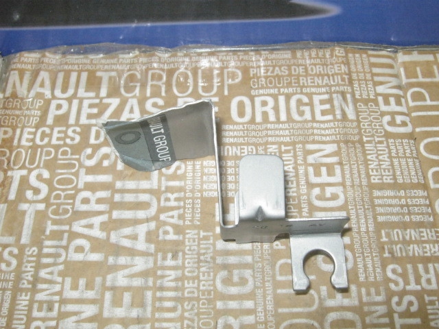 OSŁONA SWORZNIA PRZÓD TRAFIC II VIVARO ORYG OE Numer katalogowy części 401326468R