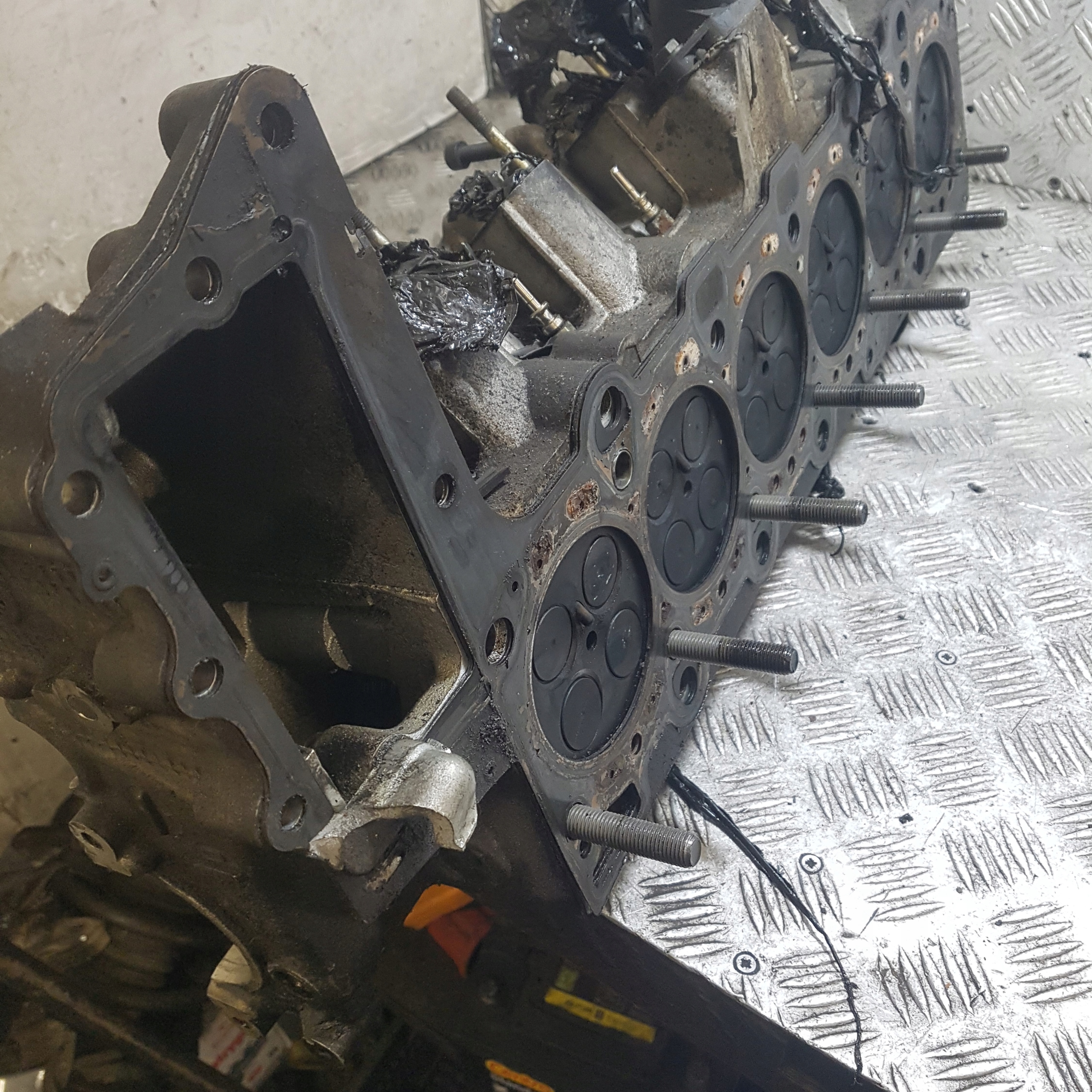 TESTATA BMW E39