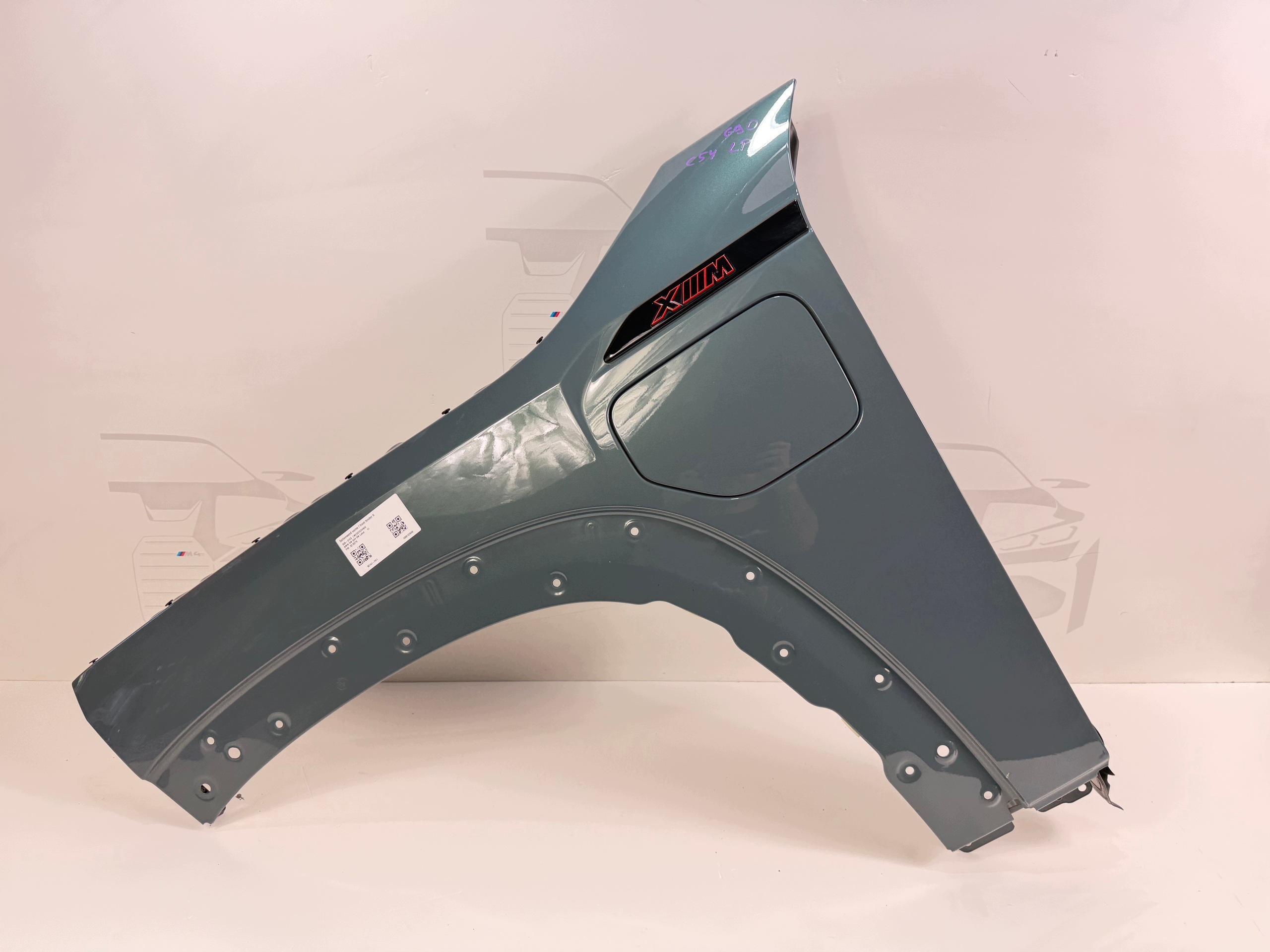 fender left front BMW XM G09 C5Y CAPE YORK GREEN METALLIC