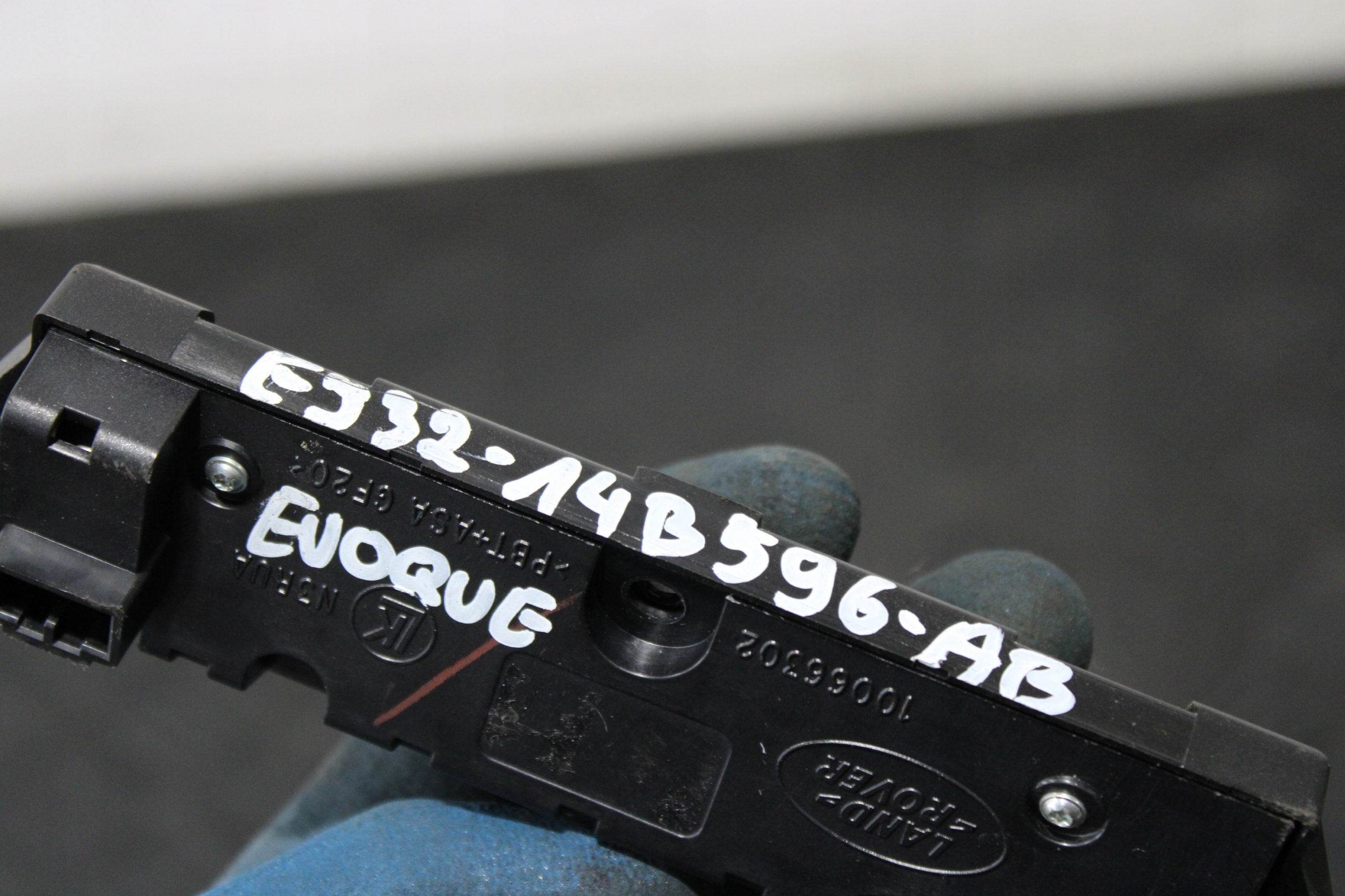 levers consoles EVOQUE L538 EJ32-14B596-AB