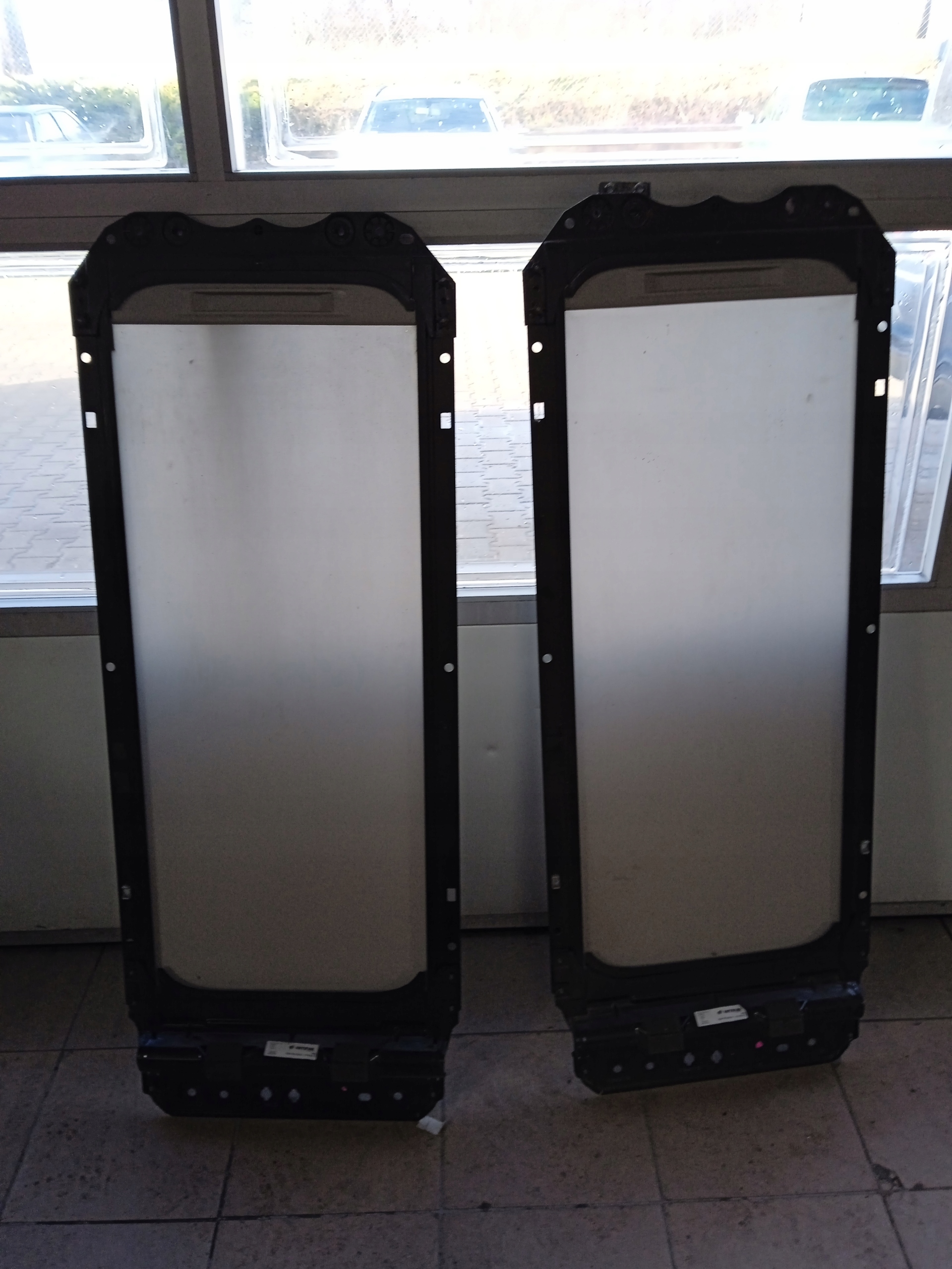 9808783080 - ЖАЛЮЗИ НА СТЕКЛЯННОЙ КРЫШЕ TRAVELLER PROACE