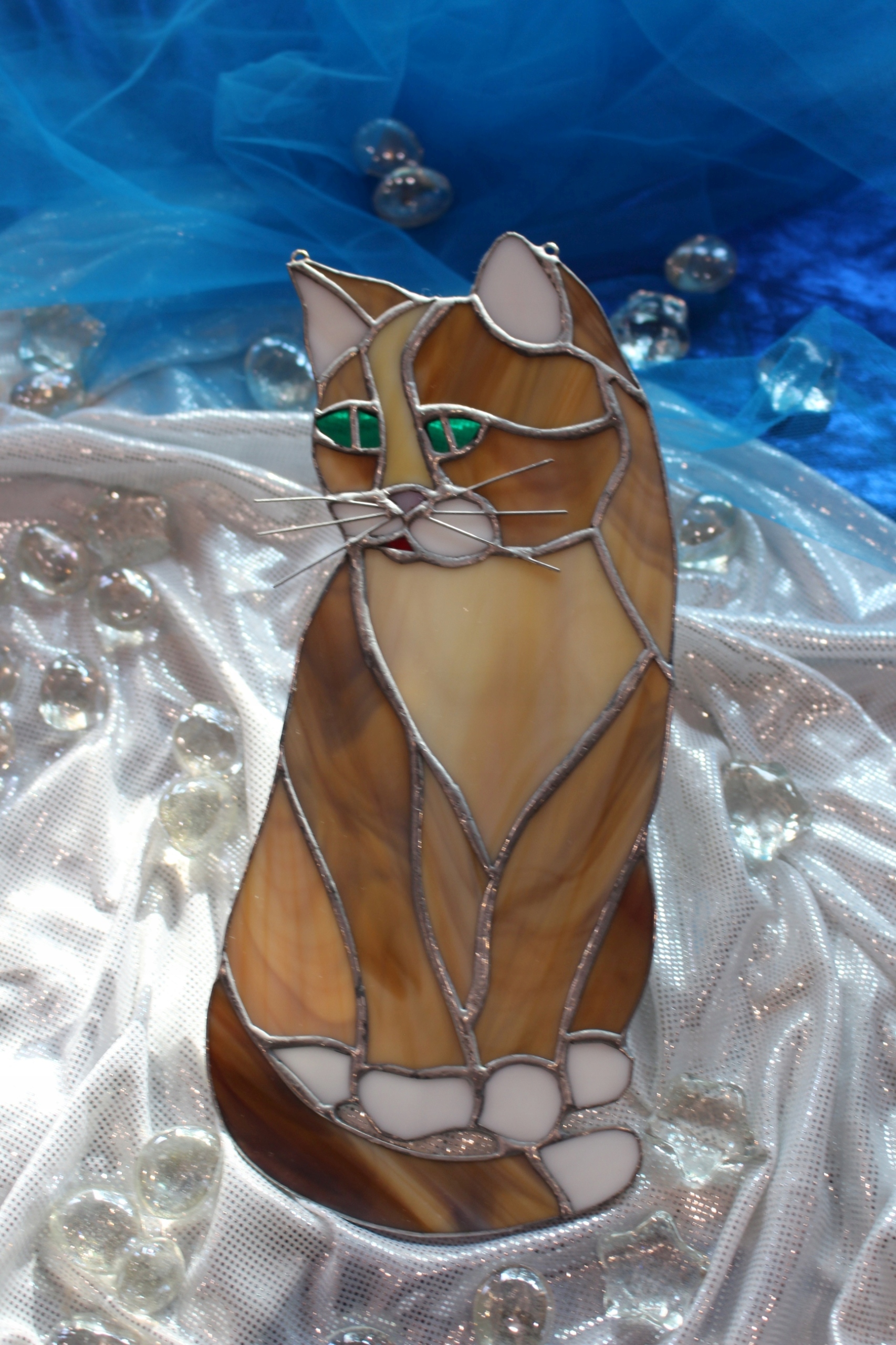 Kočka hnědá závěsná vitráž sr Tiffany dárek