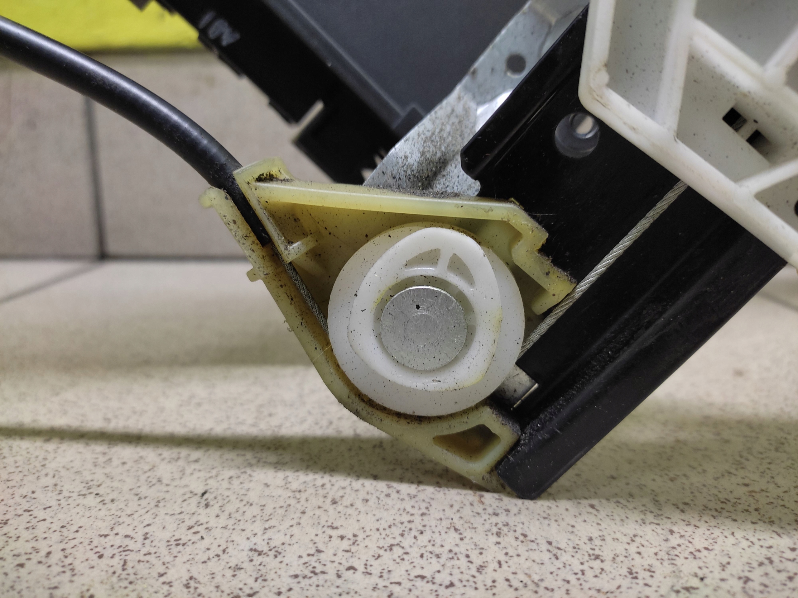 SEAT EXEO KOMBI window regulator left rear part