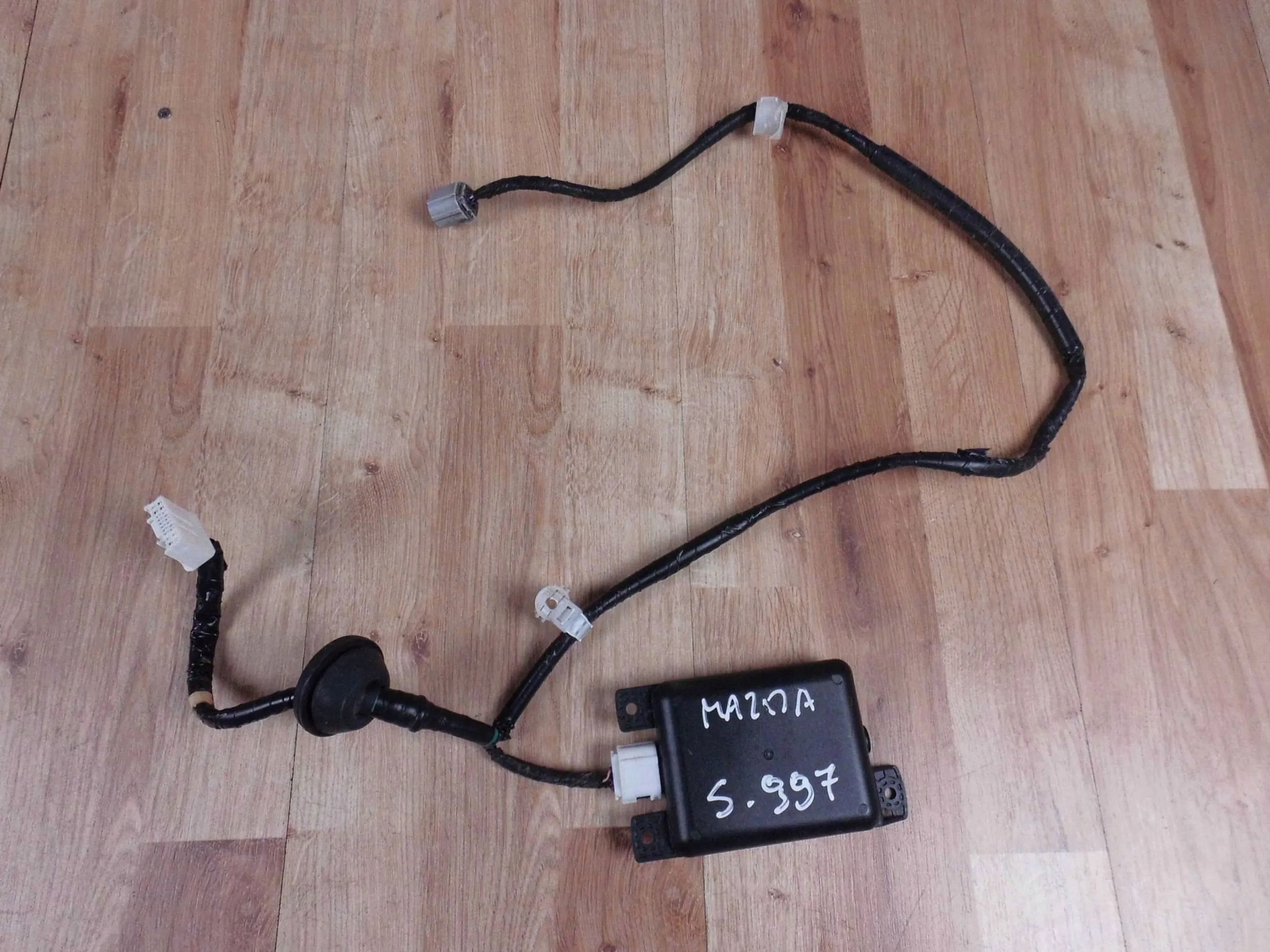 Mazda 6 GJ module sensor sensor martwego pola left GV9S67Y90E