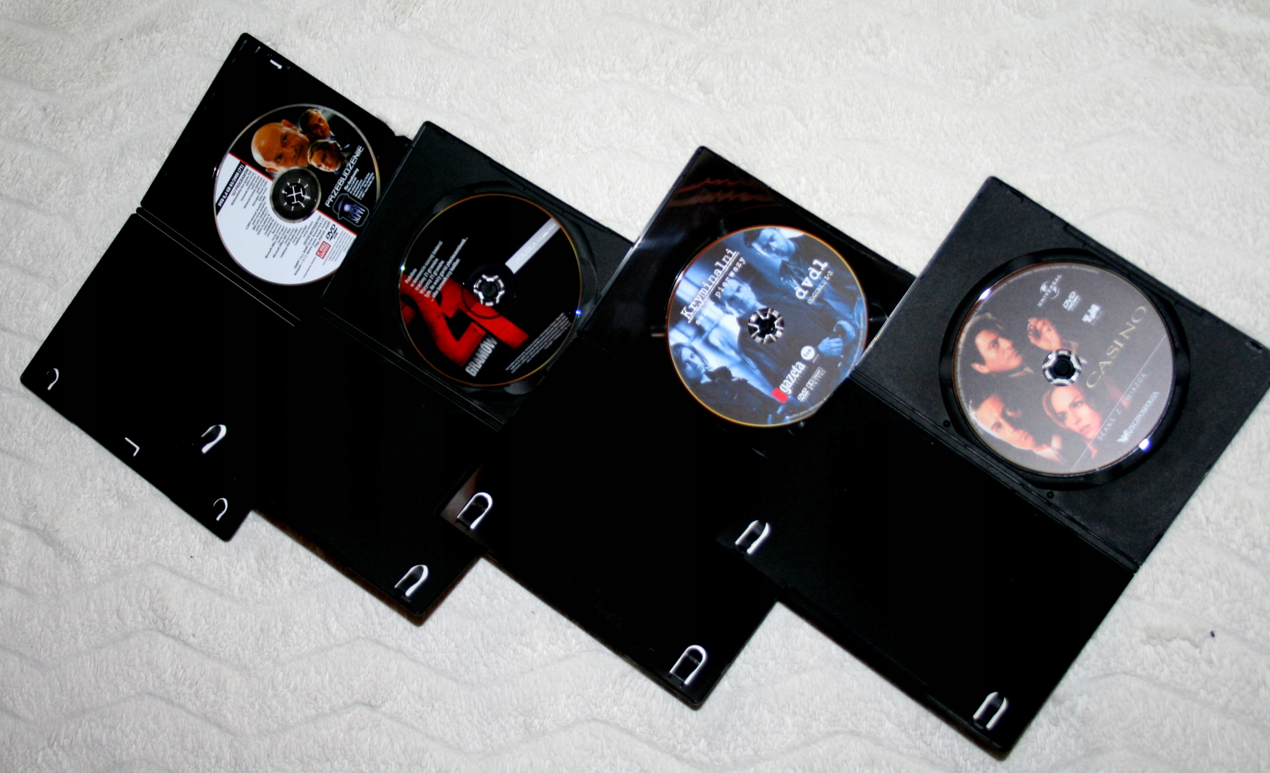 HIT ZESTAW KRYMINAŁ SCIENCE FICTION 4 PŁYTY DVD Tytuł 21 GRAMÓW