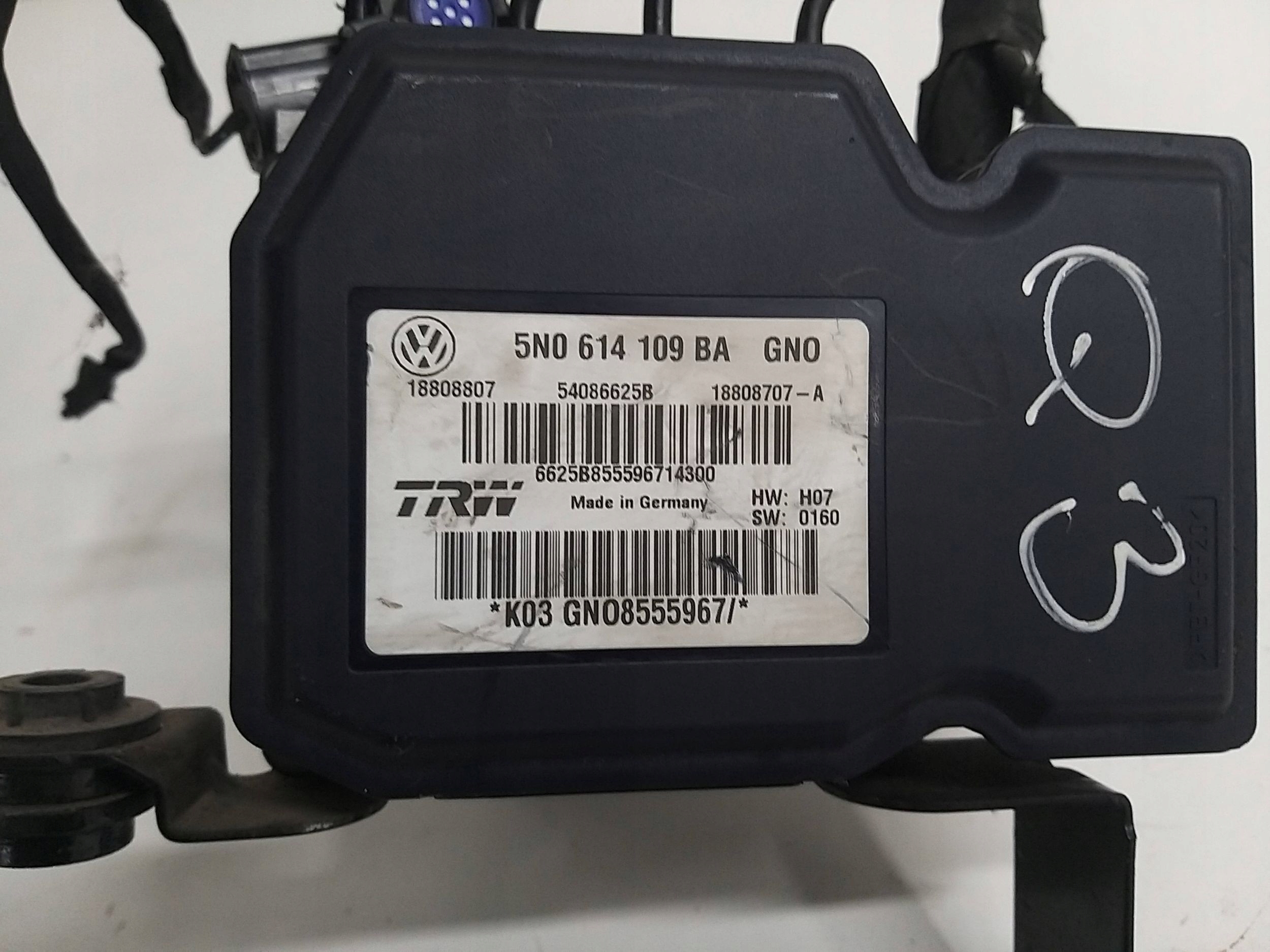 AUDI Q3 8U TIGUAN 5N pump control unit ABS 5N0614109BA