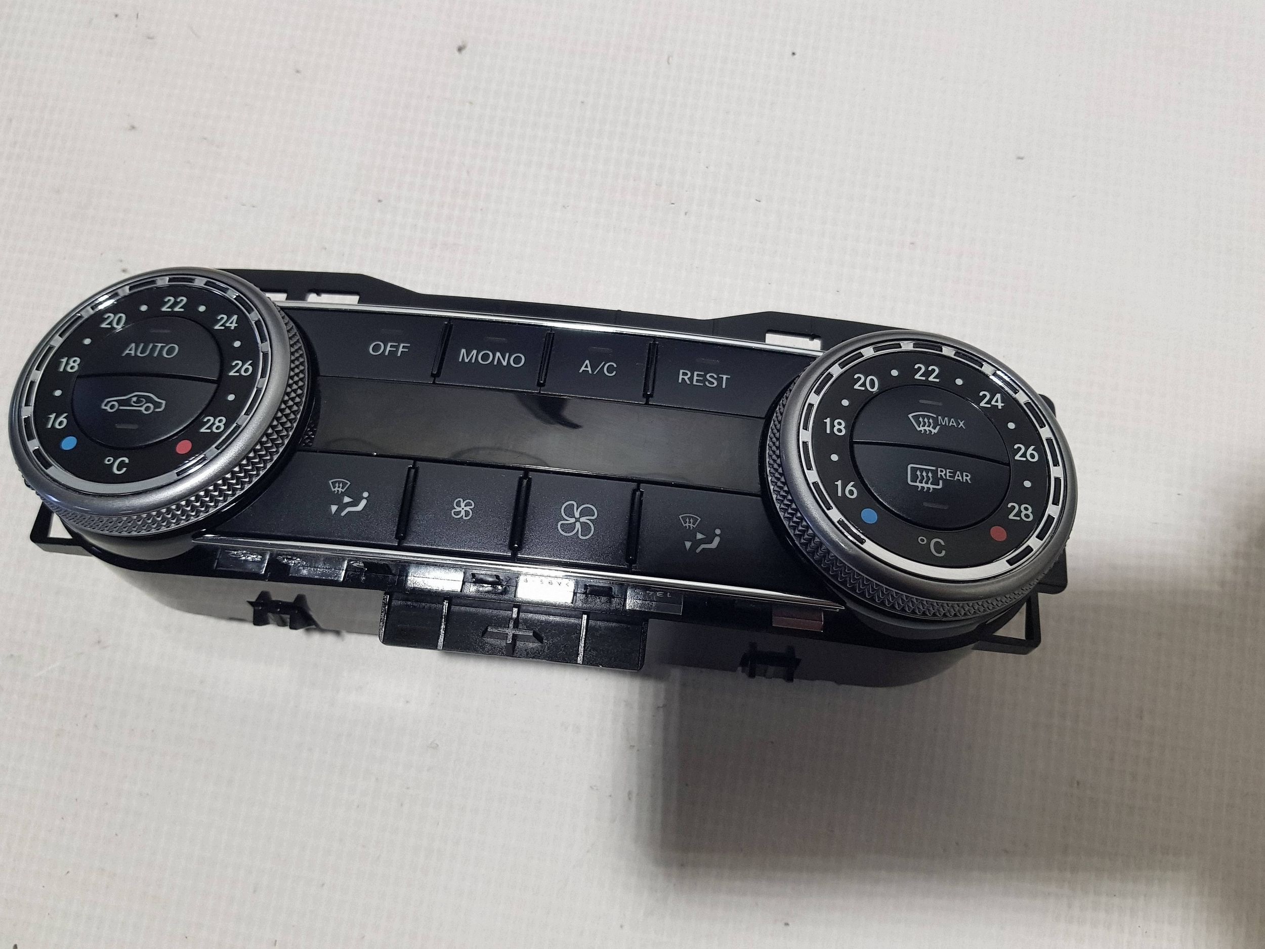 Panel KLIMY klimatizaci Mercedes C W204 A2048305890