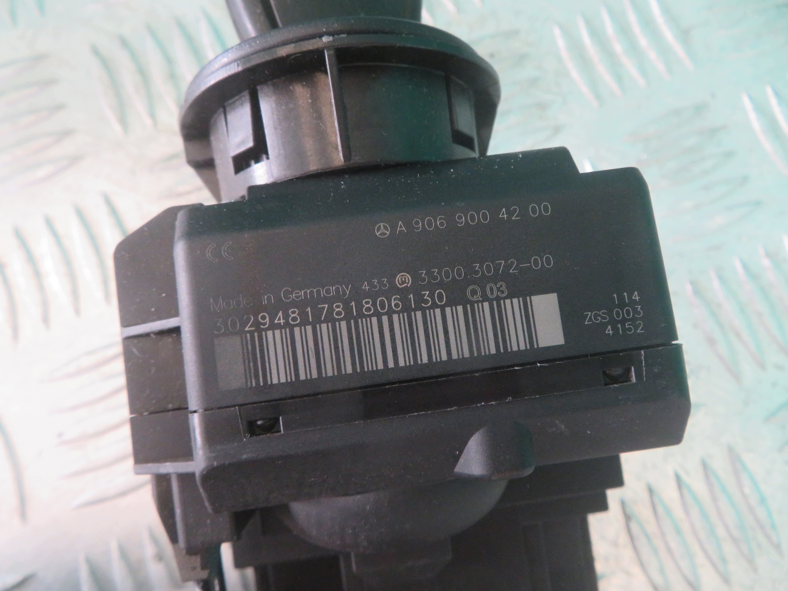ignition Z with key MERCEDES SPRINTER 11R A9069004200