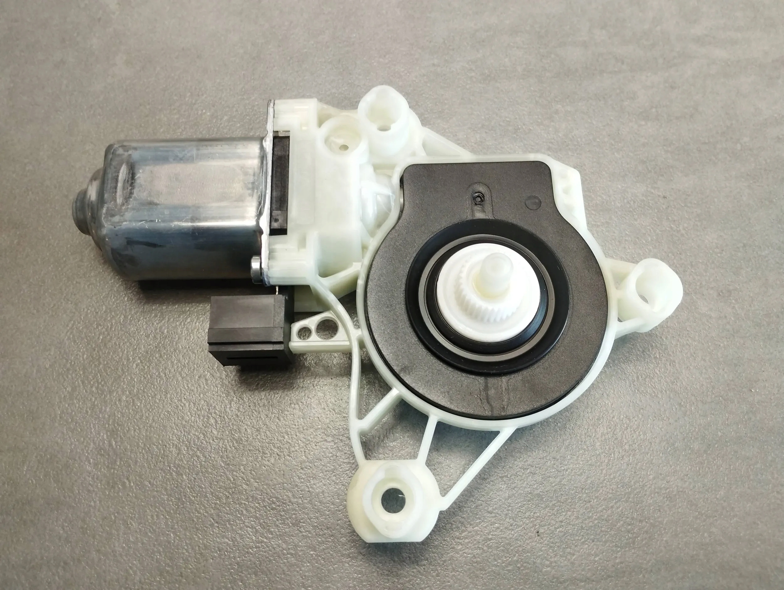 Audi Q4 e-tron Motor Fenster 4K0959812A