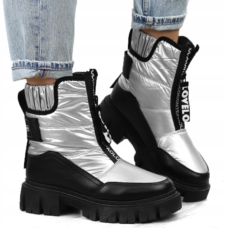 Stříbrné kotníkové boty dámské zateplené sněhule lesklé zimní eskymácké