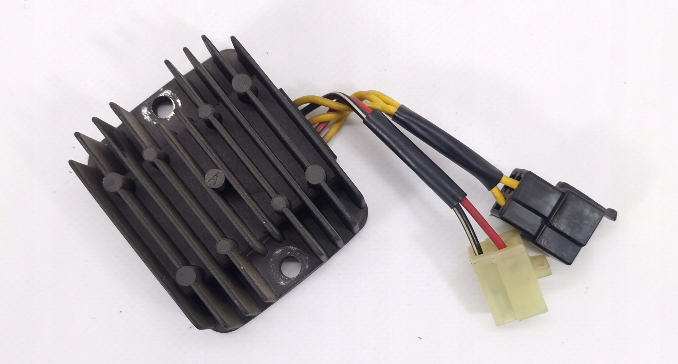 SUZUKI SV 650 S 99-02 REGULATOR NAPIĘCIA