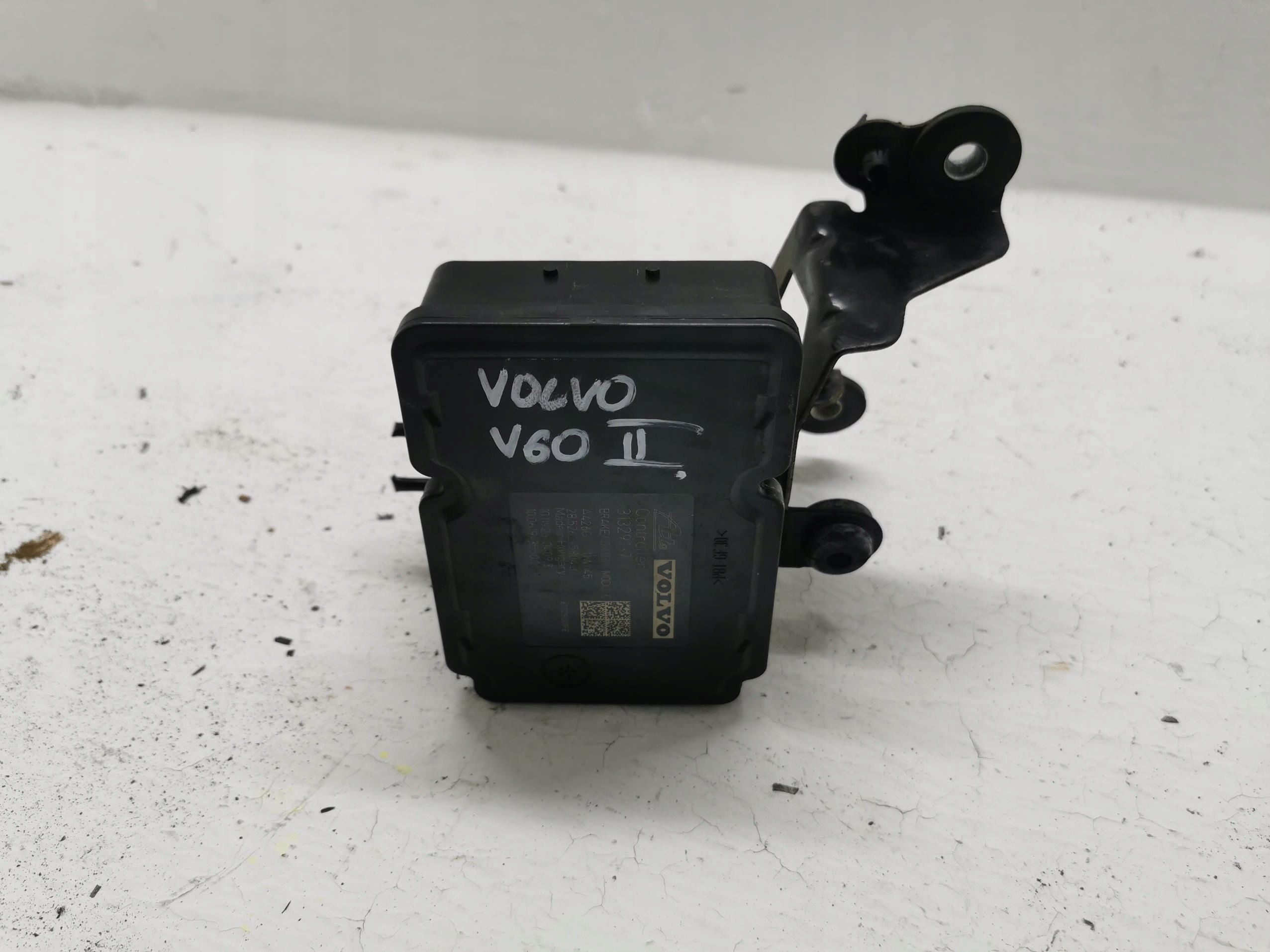 насос ABS volvo V60 II 2.4d 31329137 10-18