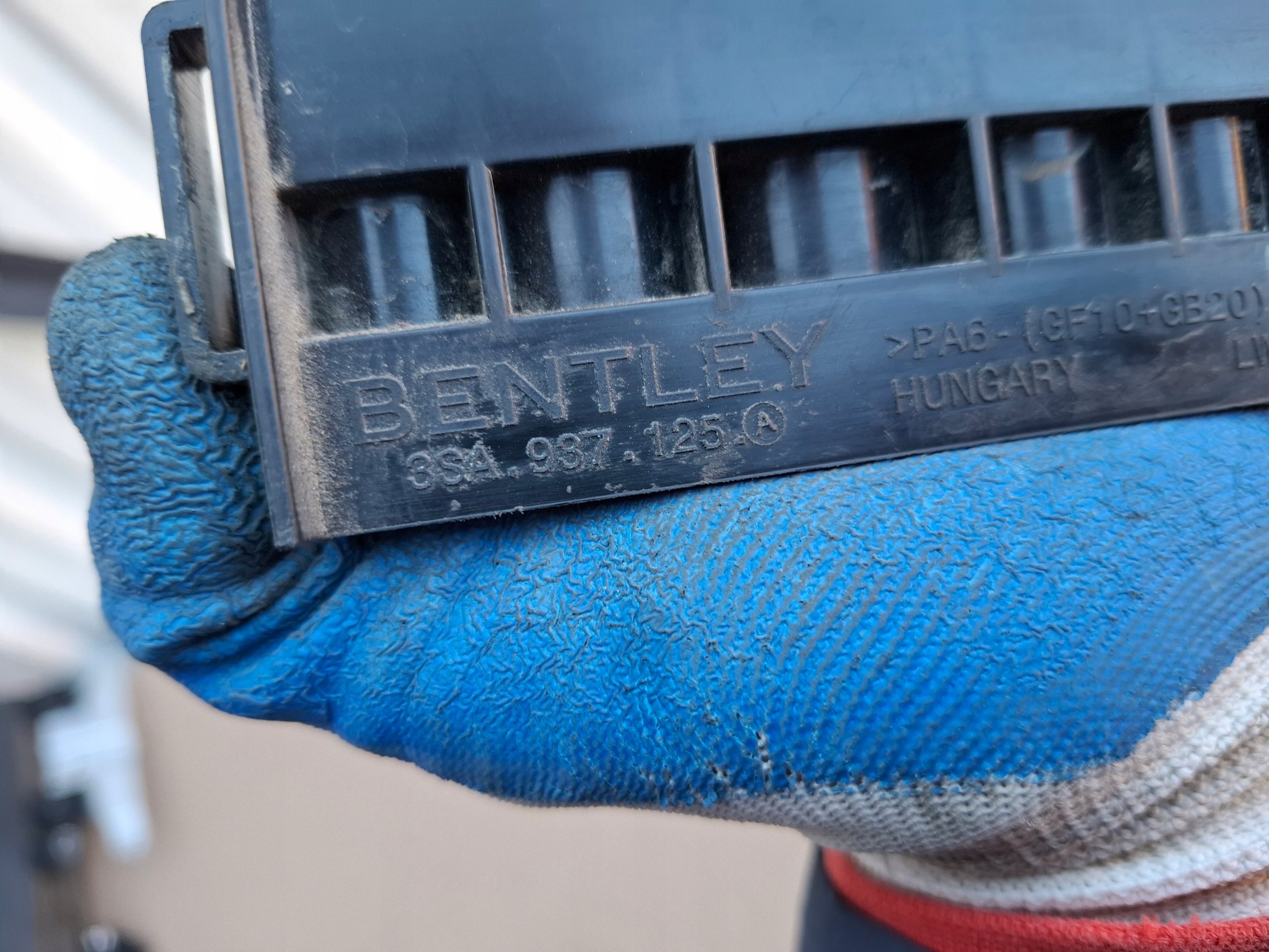 Module fusibles BENTLEY CONTINENTAL 3SA937125A