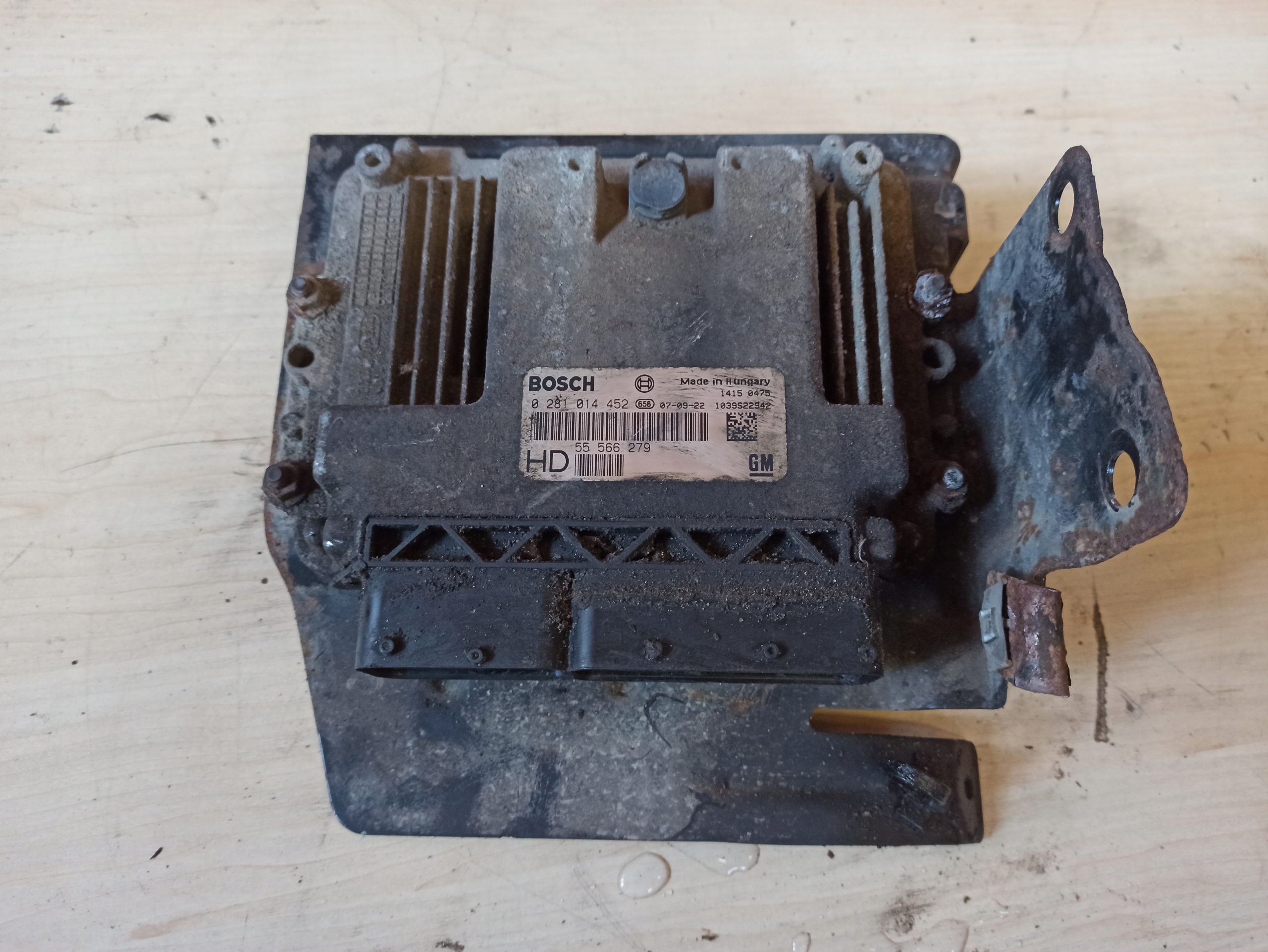 WYLOGOWANY control unit 55566279 HD 0281014452 OPEL