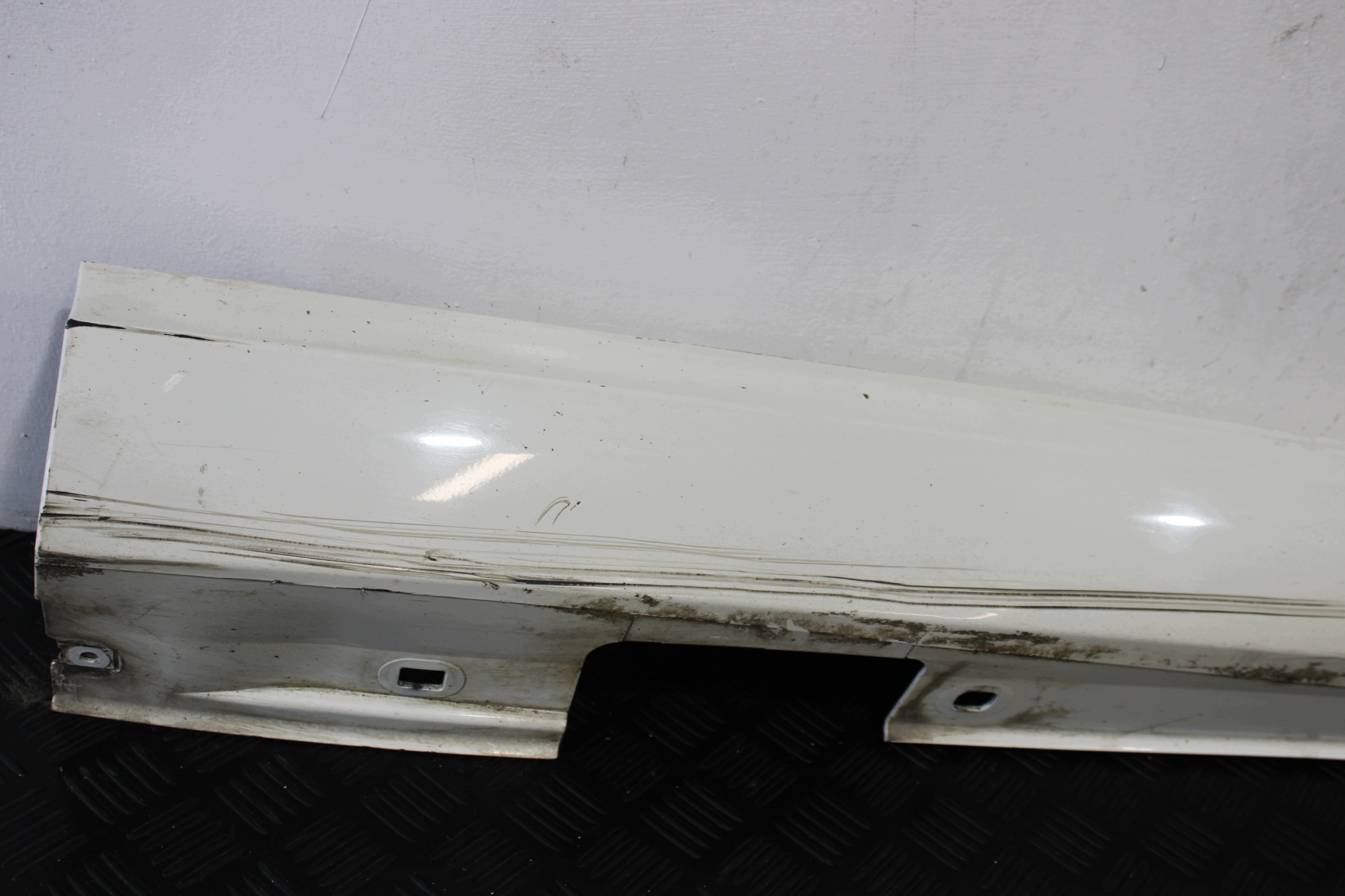 moulding cap threshold threshold right A2466901440 MERCEDES CLA W117 2,2 CDI